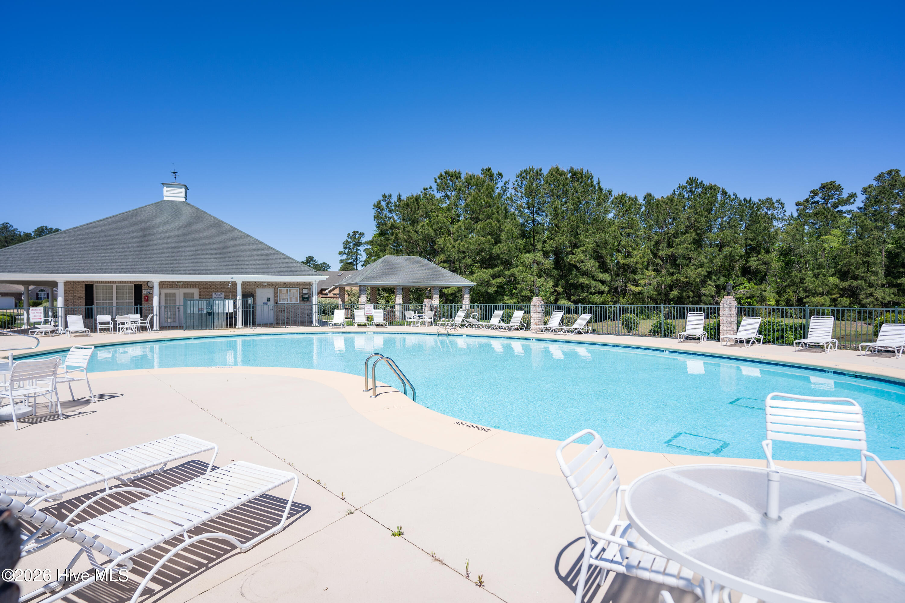 100562677 | Photo 54