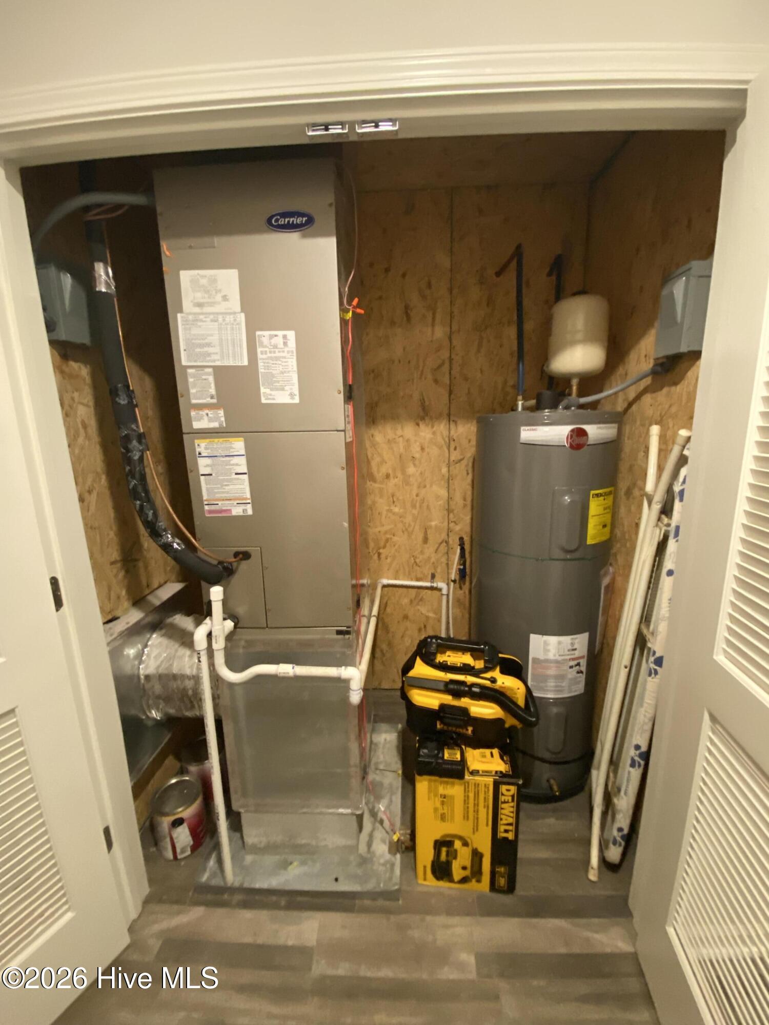 100566692 | Photo 29