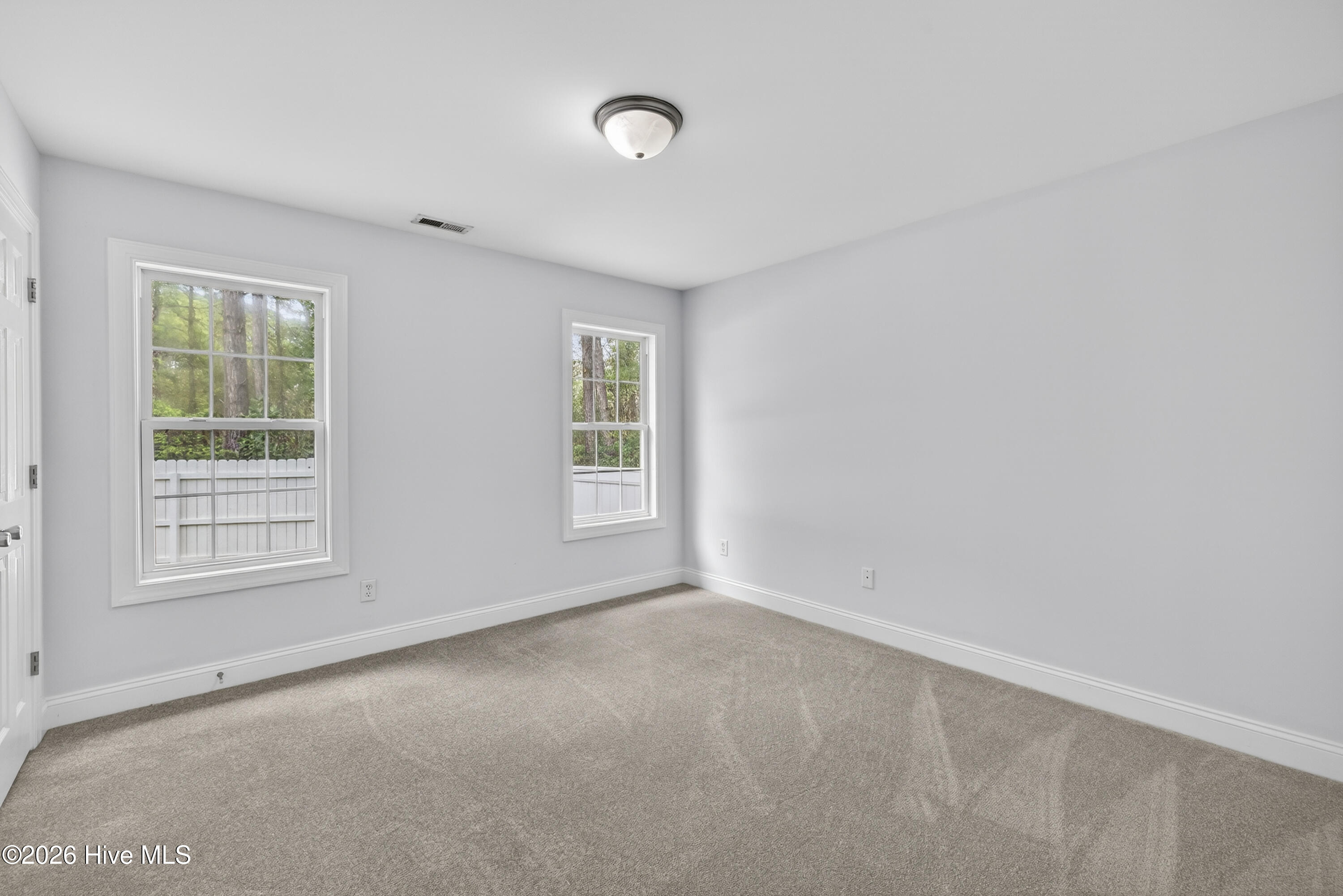 100563157 | Photo 20