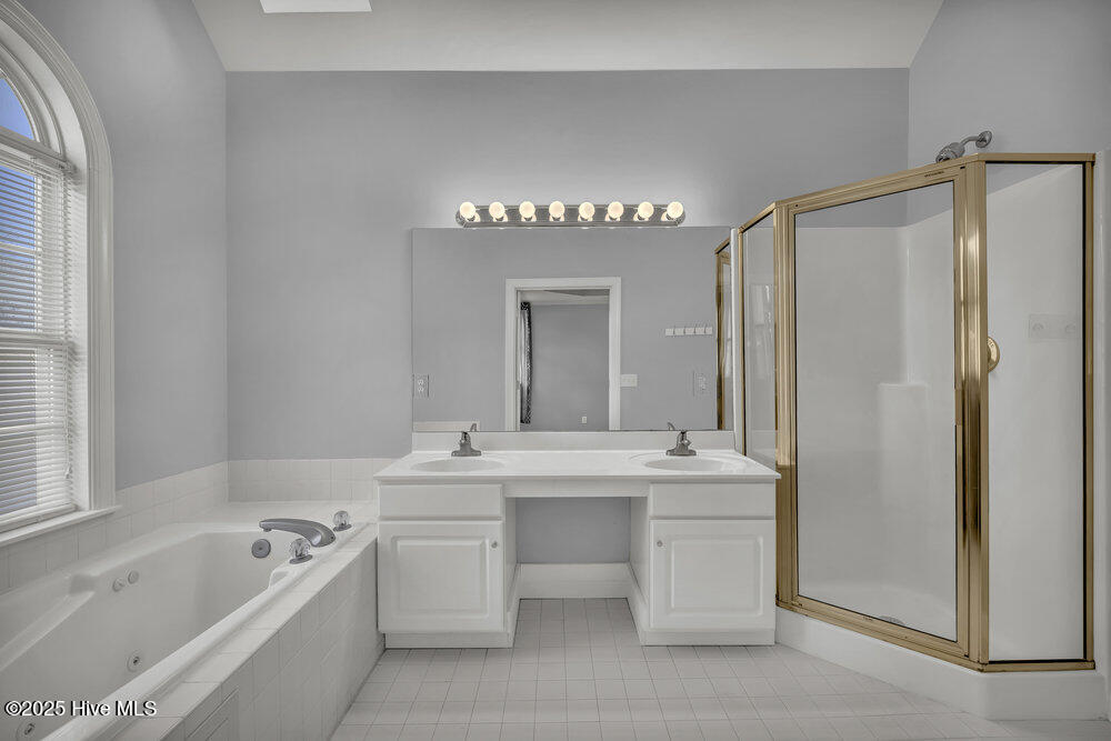 100546133 | Photo 14