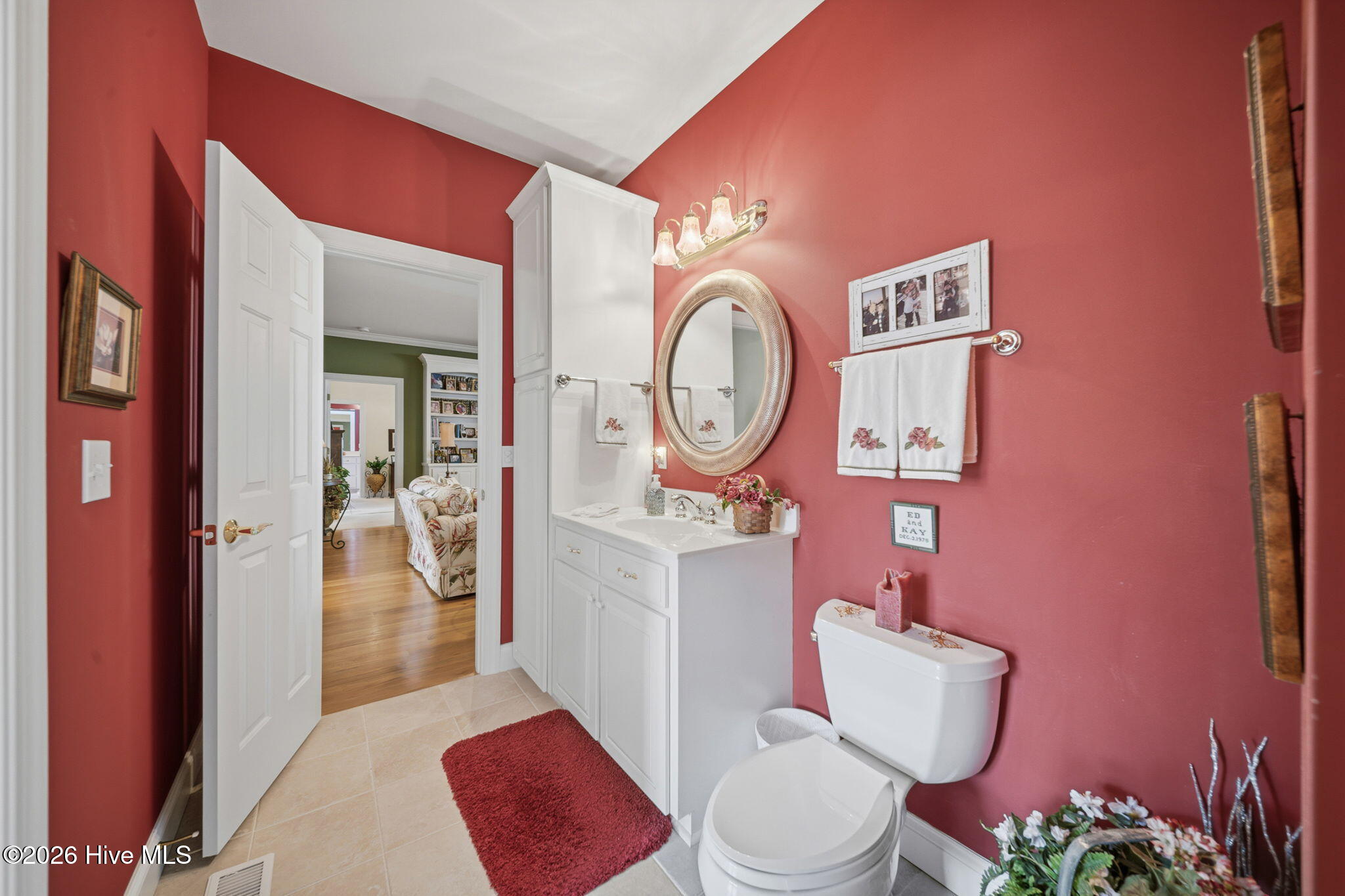 100570394 | Photo 39