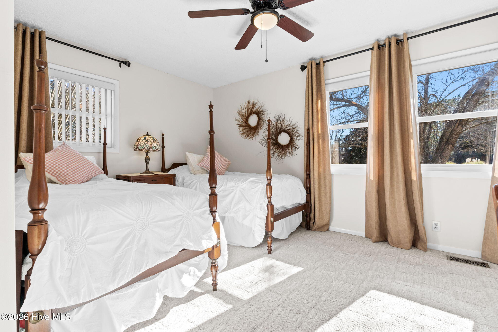 100549779 | Photo 26