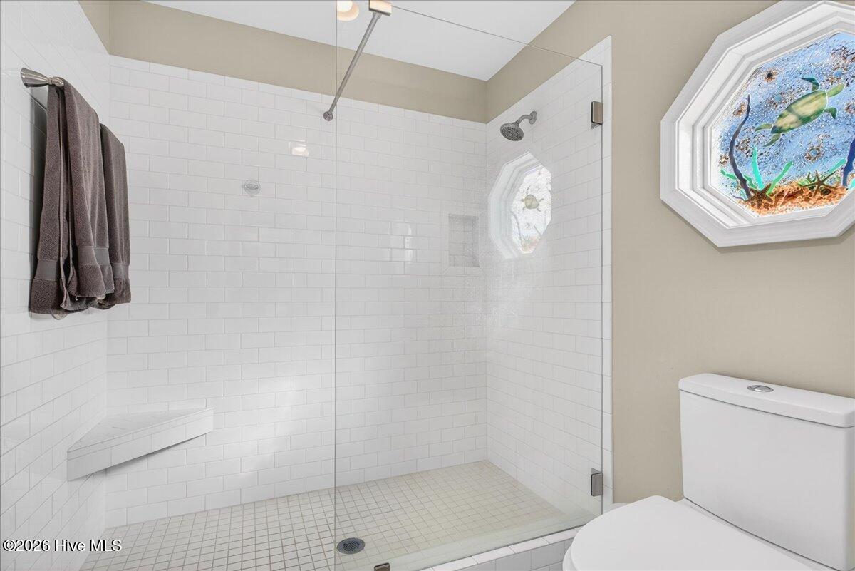 100549636 | Photo 37