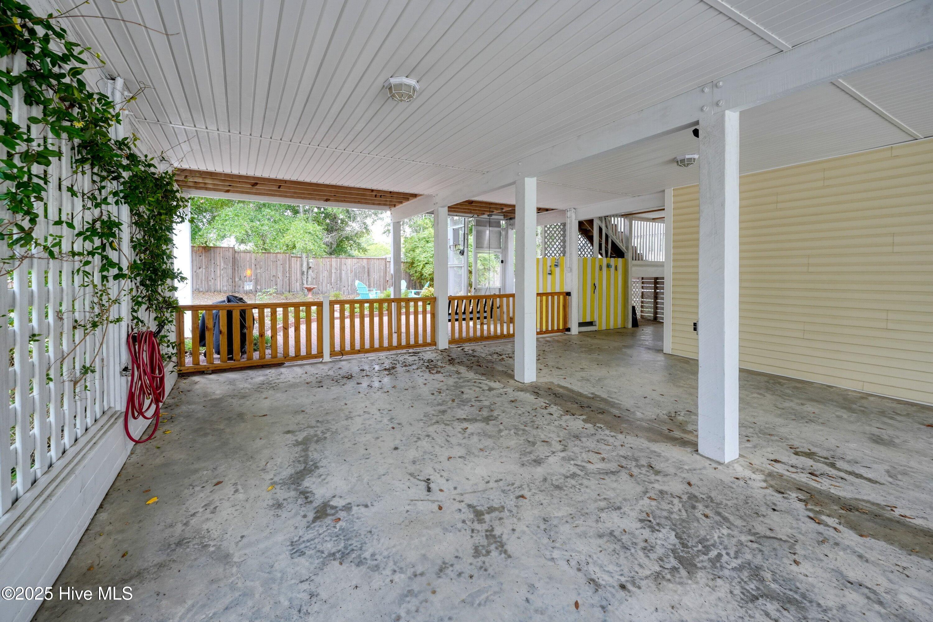 100541336 | Photo 36