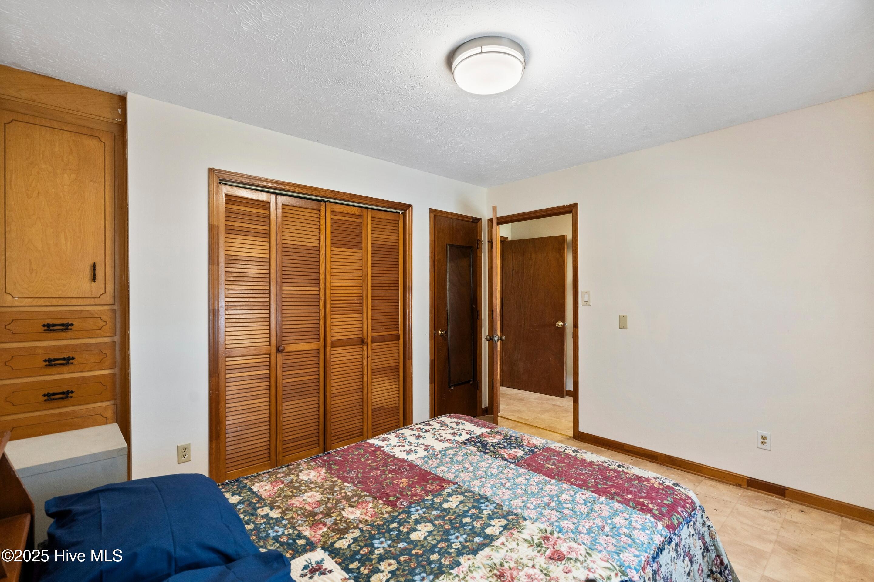 100528084 | Photo 29