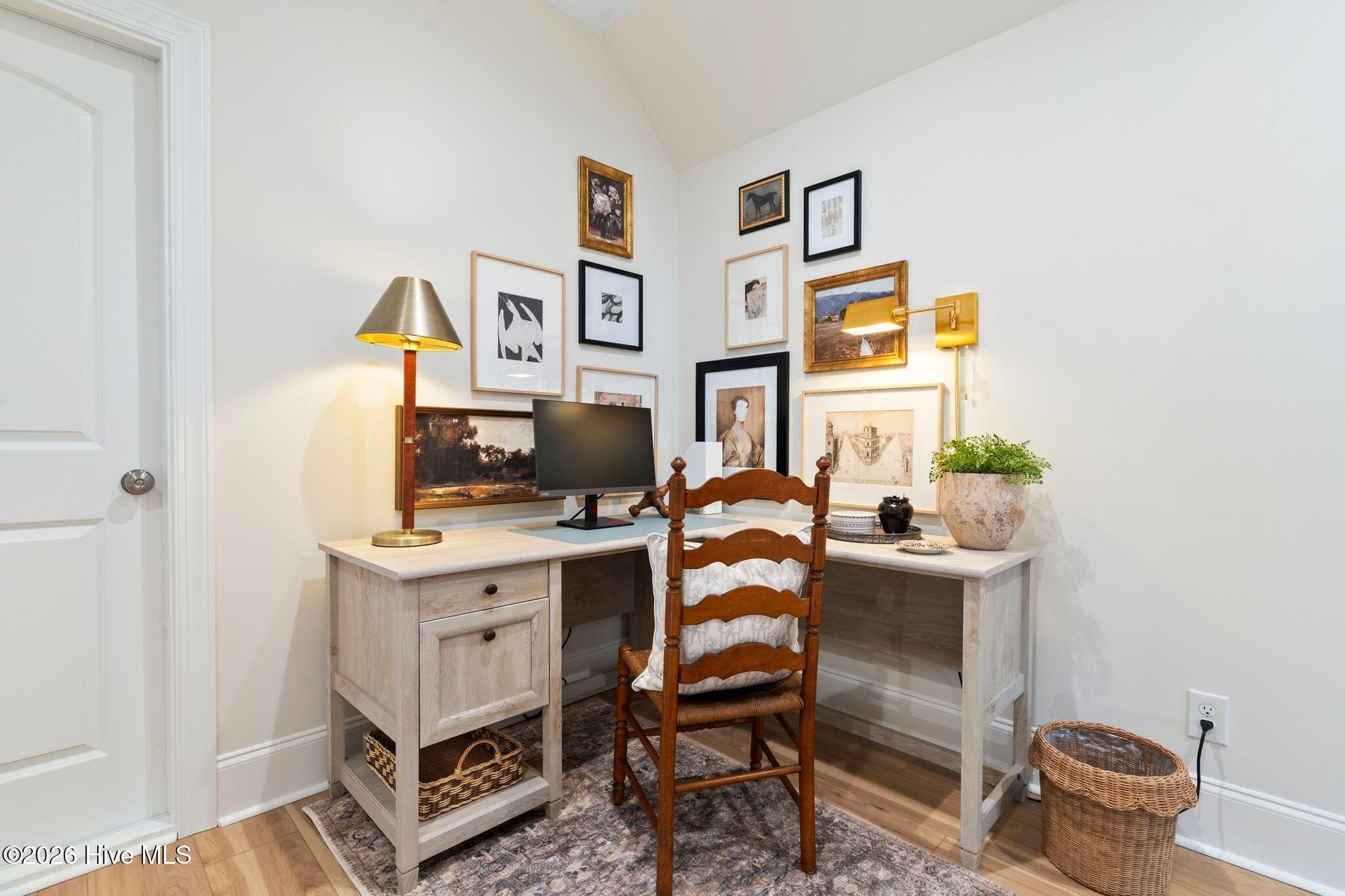 100551668 | Photo 57