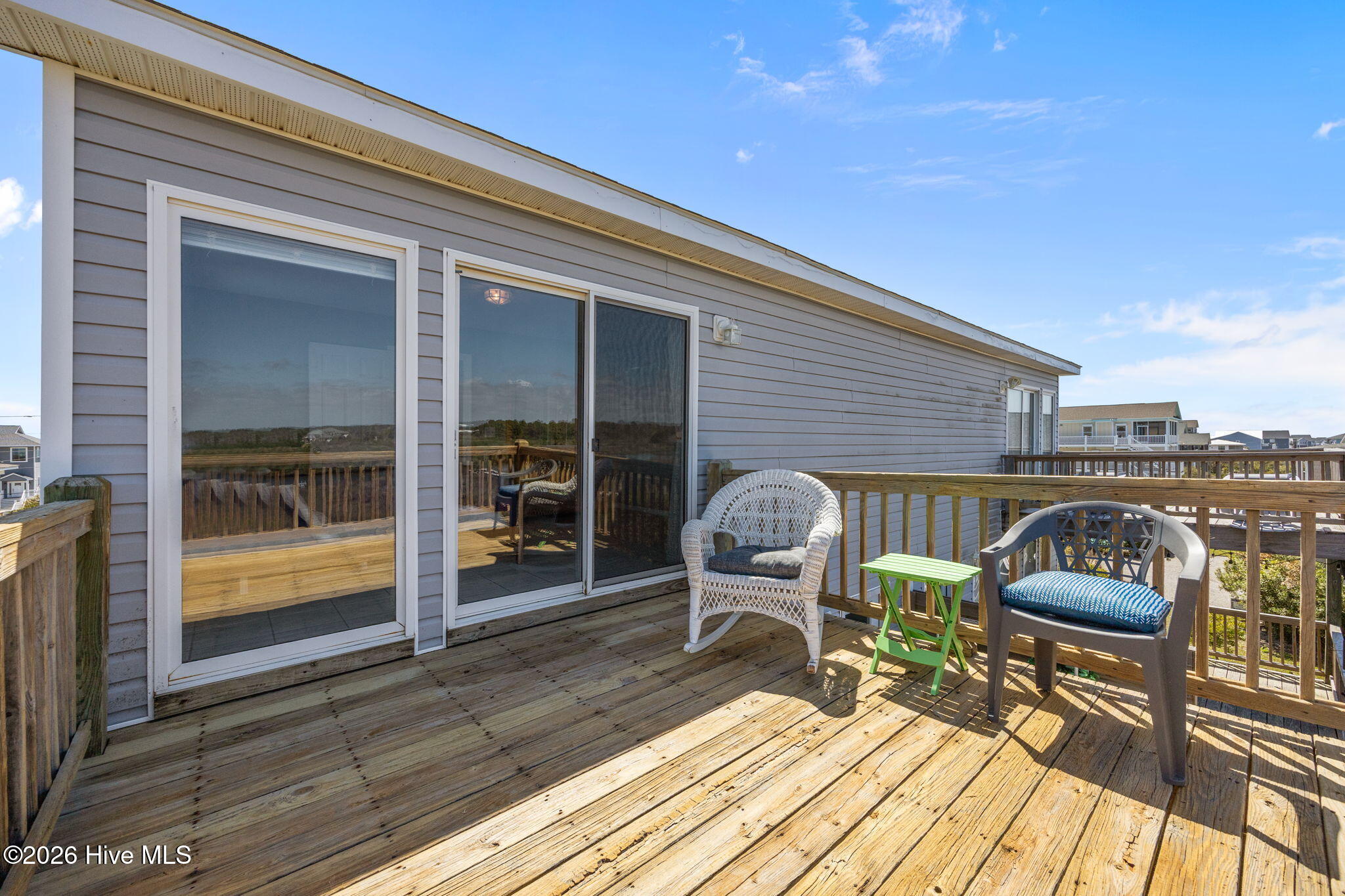 100564989 | Photo 36