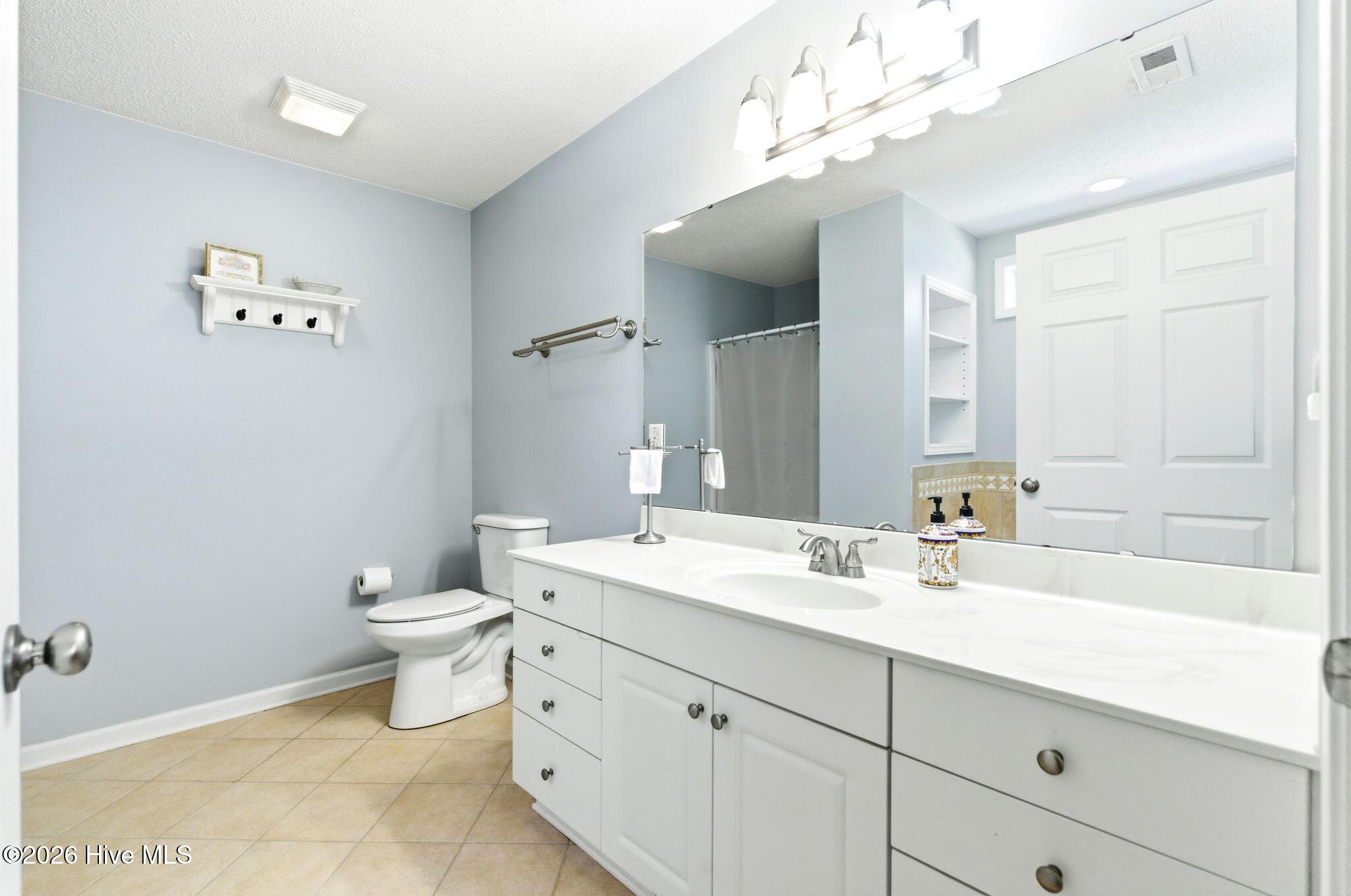 100562982 | Photo 31