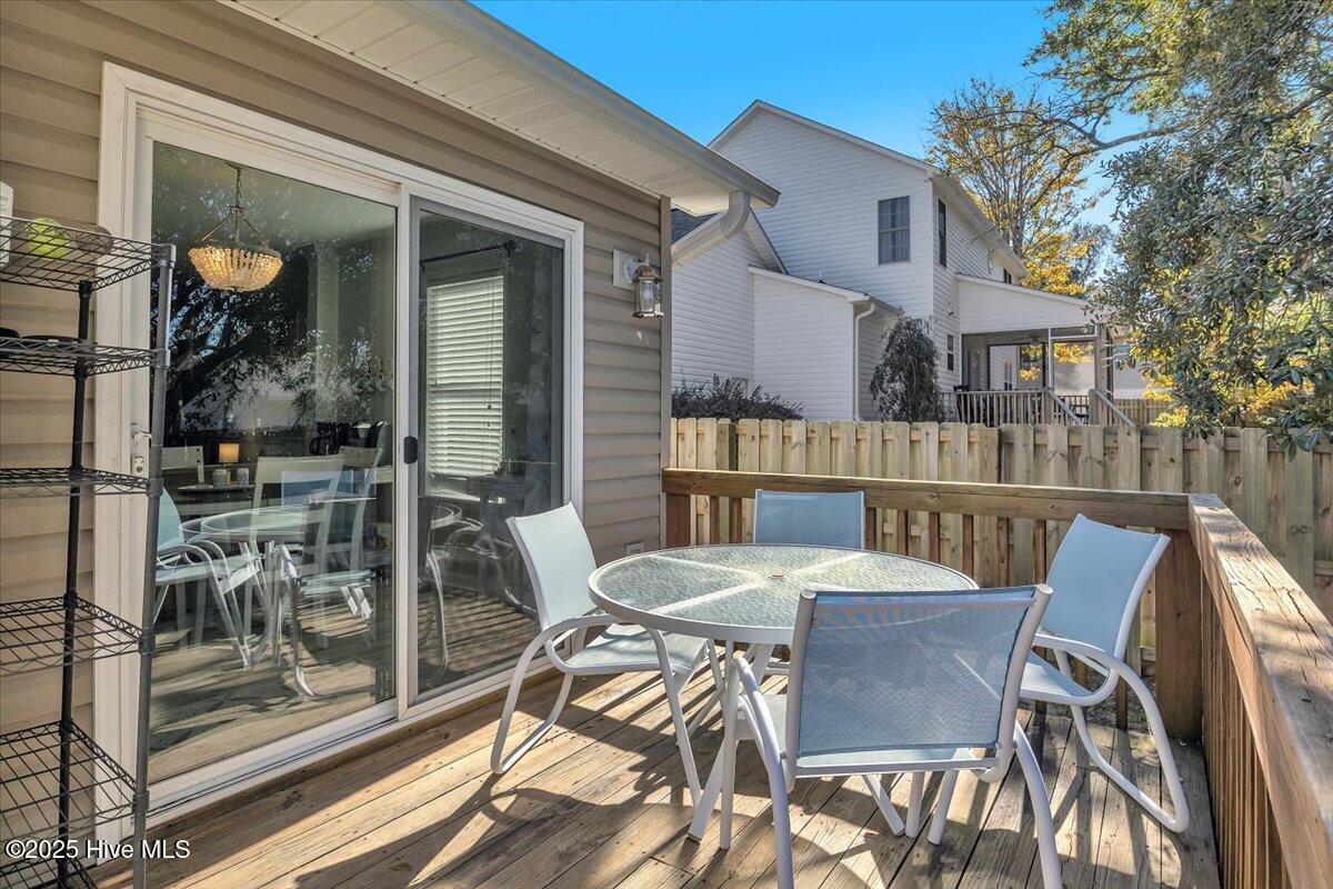 100541304 | Photo 30