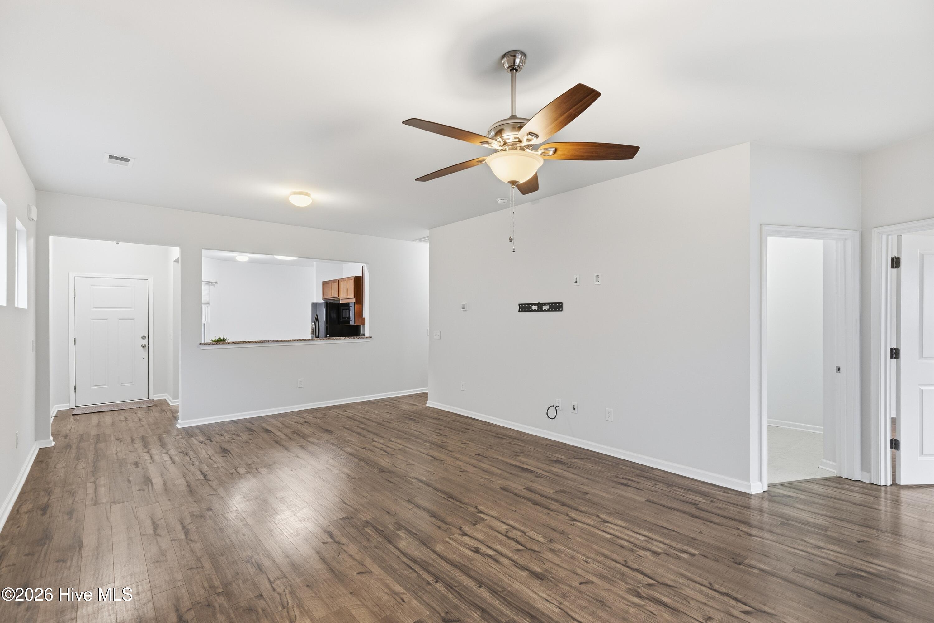 100553479 | Photo 11