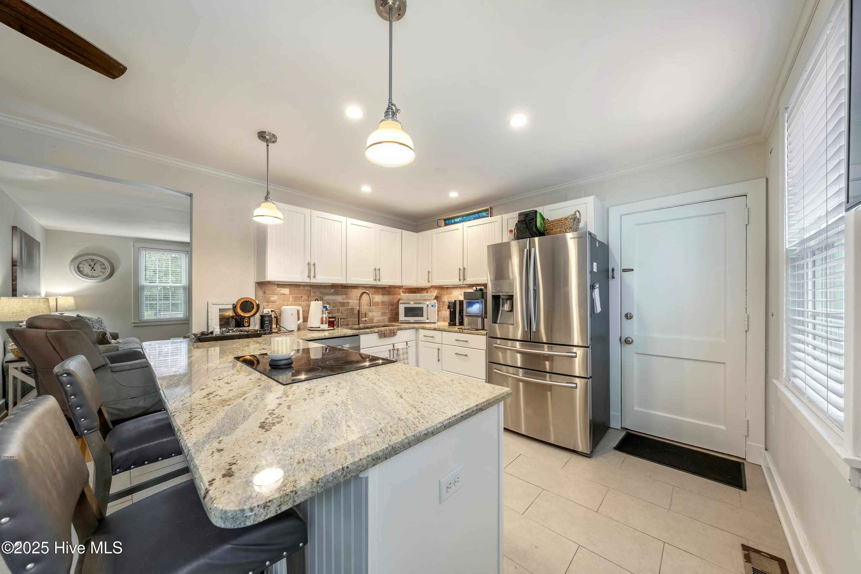 100539316 | Photo 13