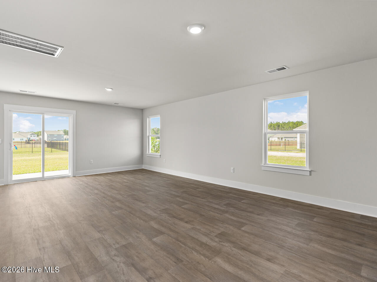 100545581 | Photo 24