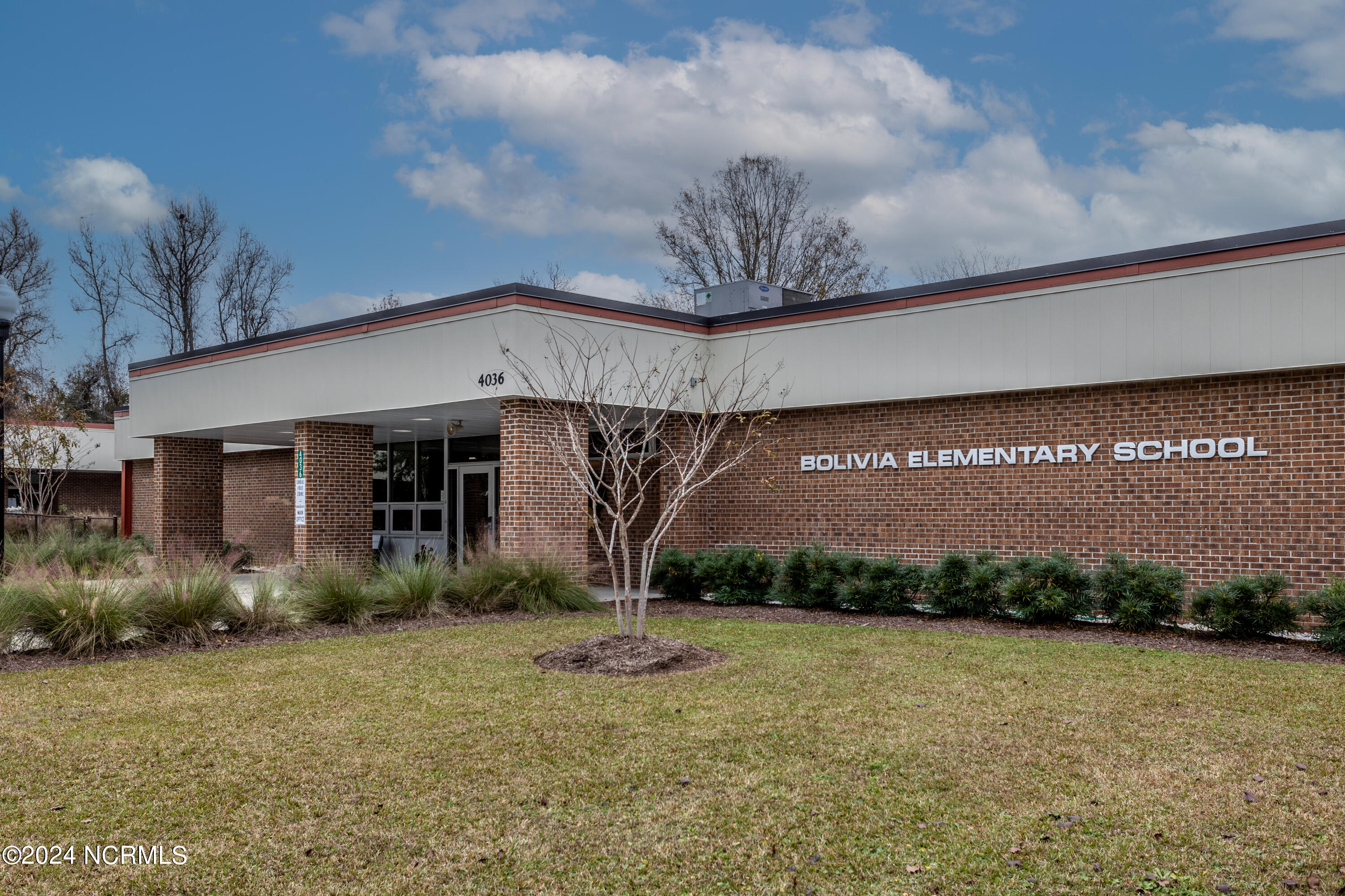 100535945 | Photo 13