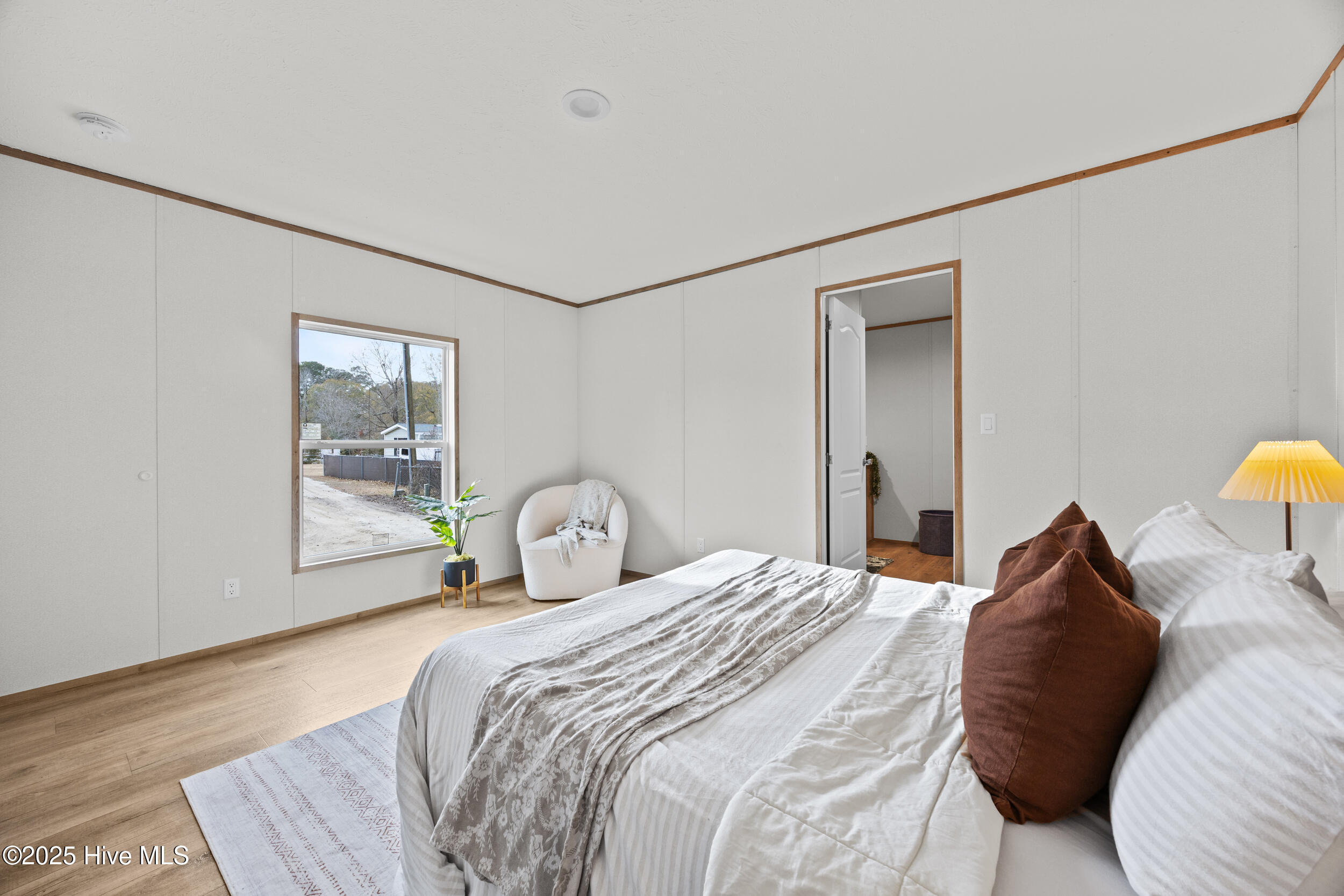 100546833 | Photo 16