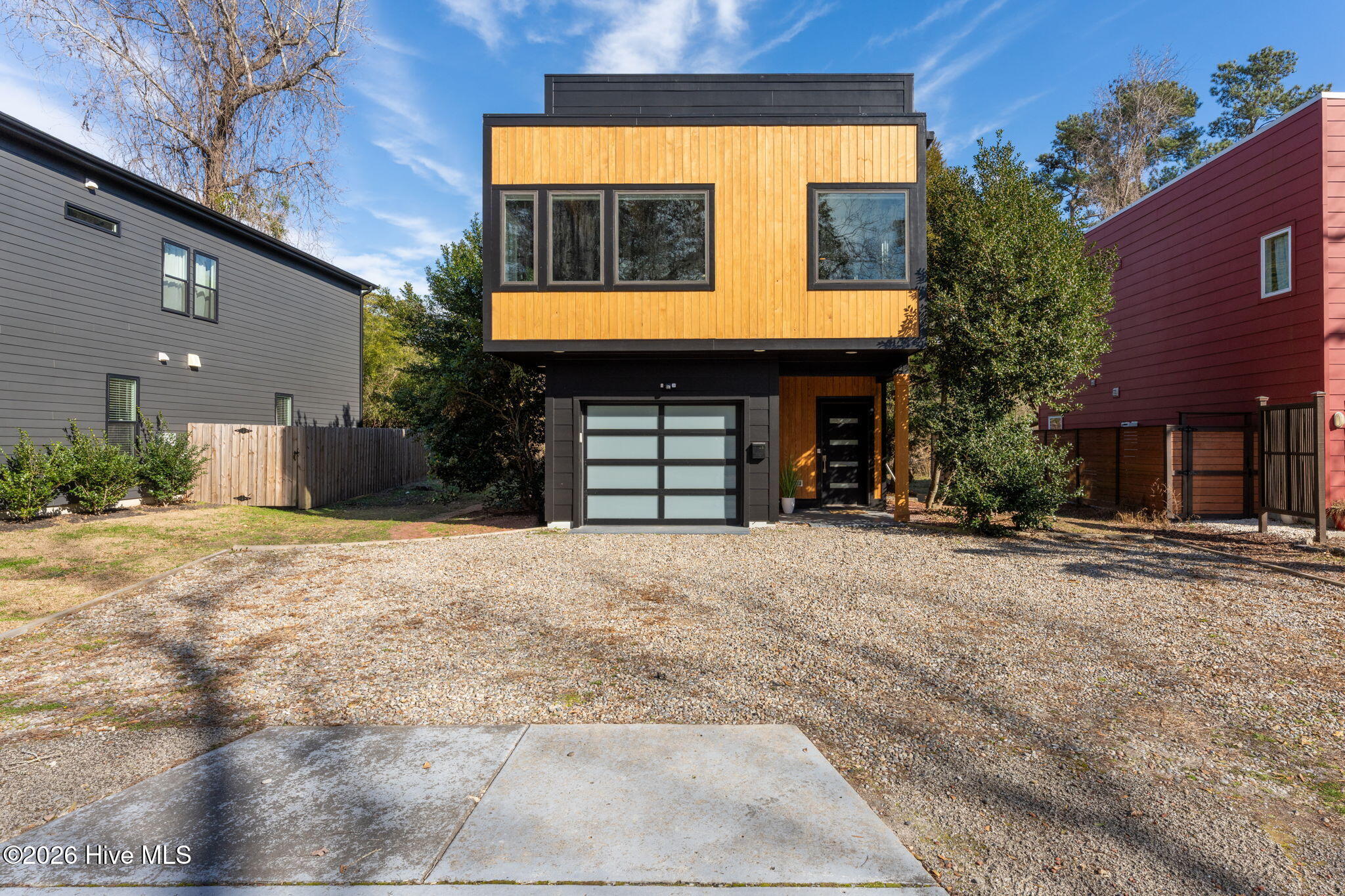 100554453 | Photo 36