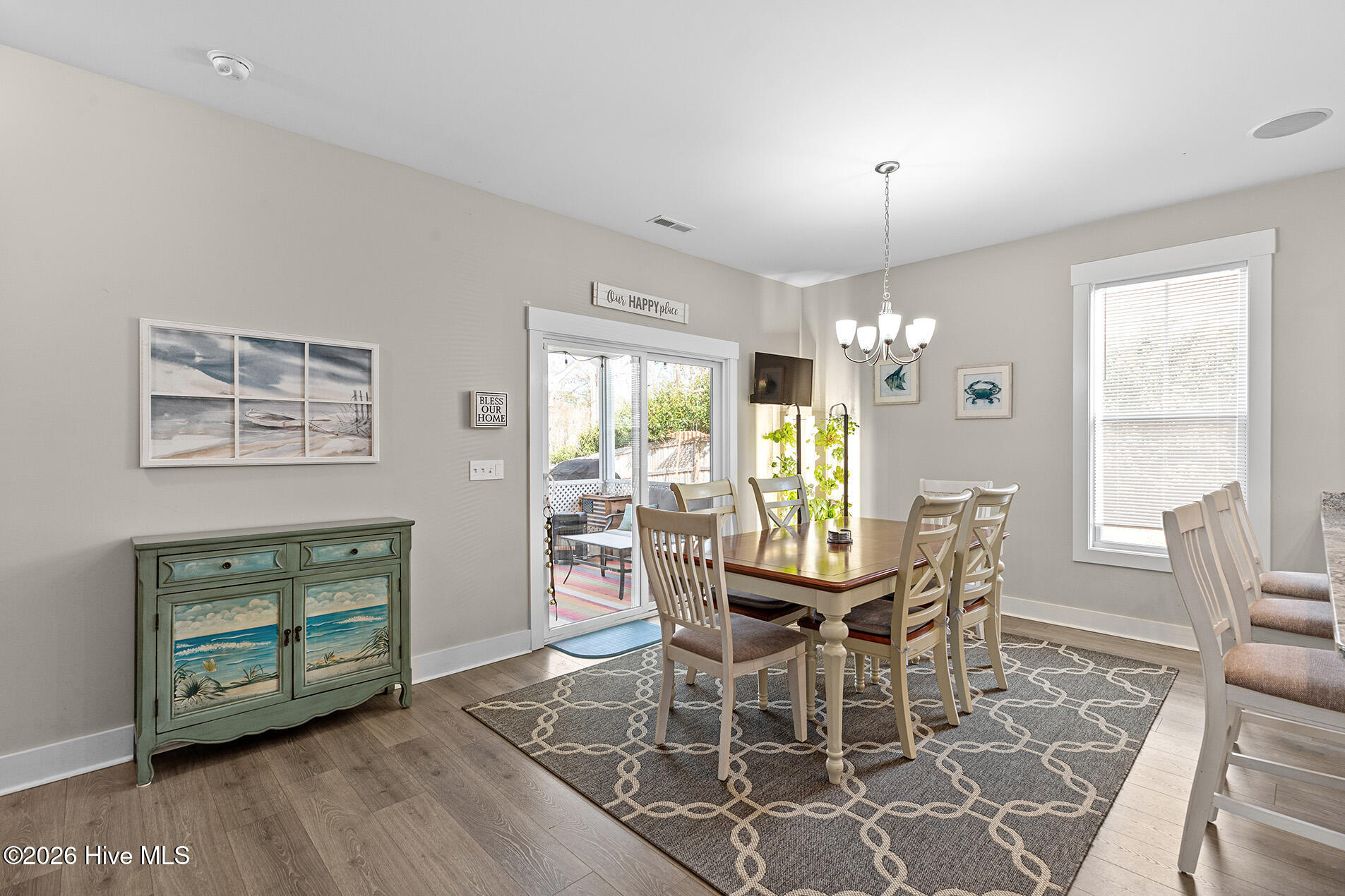 100550596 | Photo 18