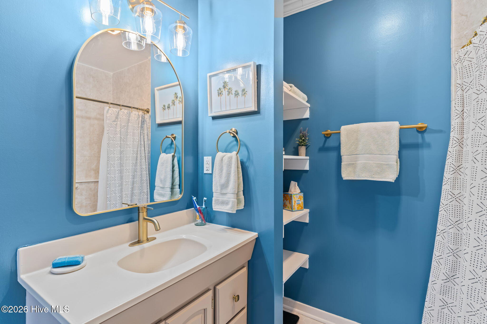 100557804 | Photo 18