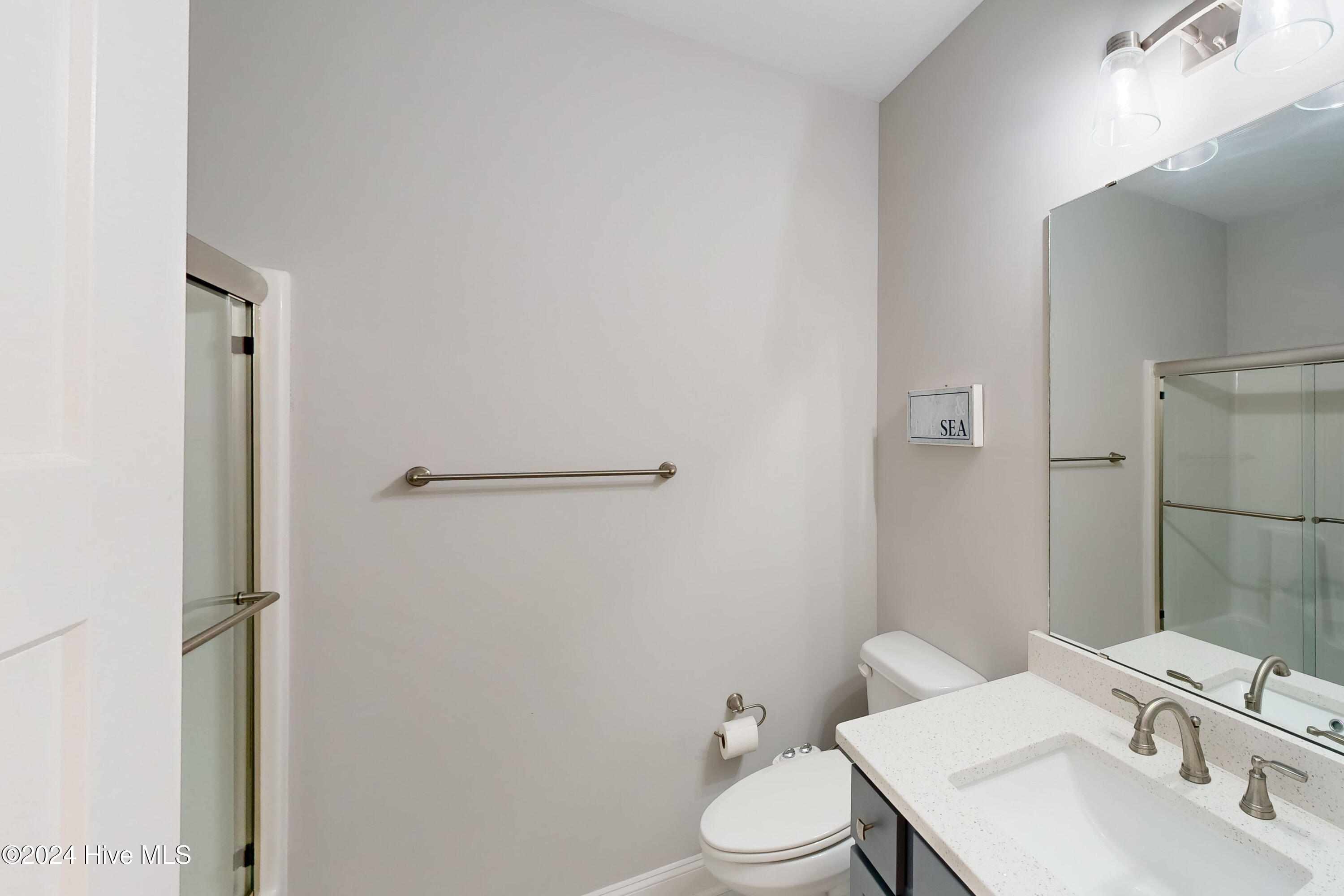 100549427 | Photo 36