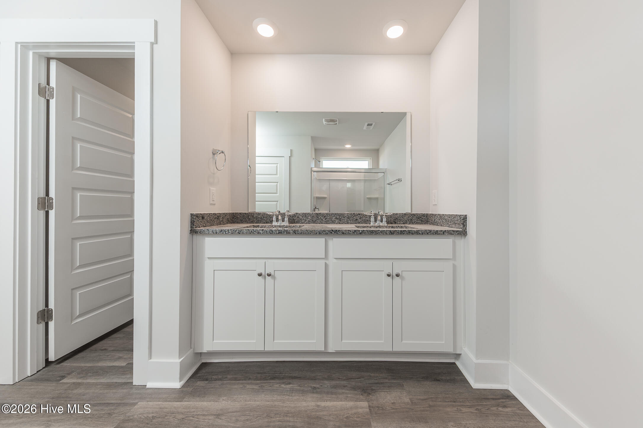 100547064 | Photo 17