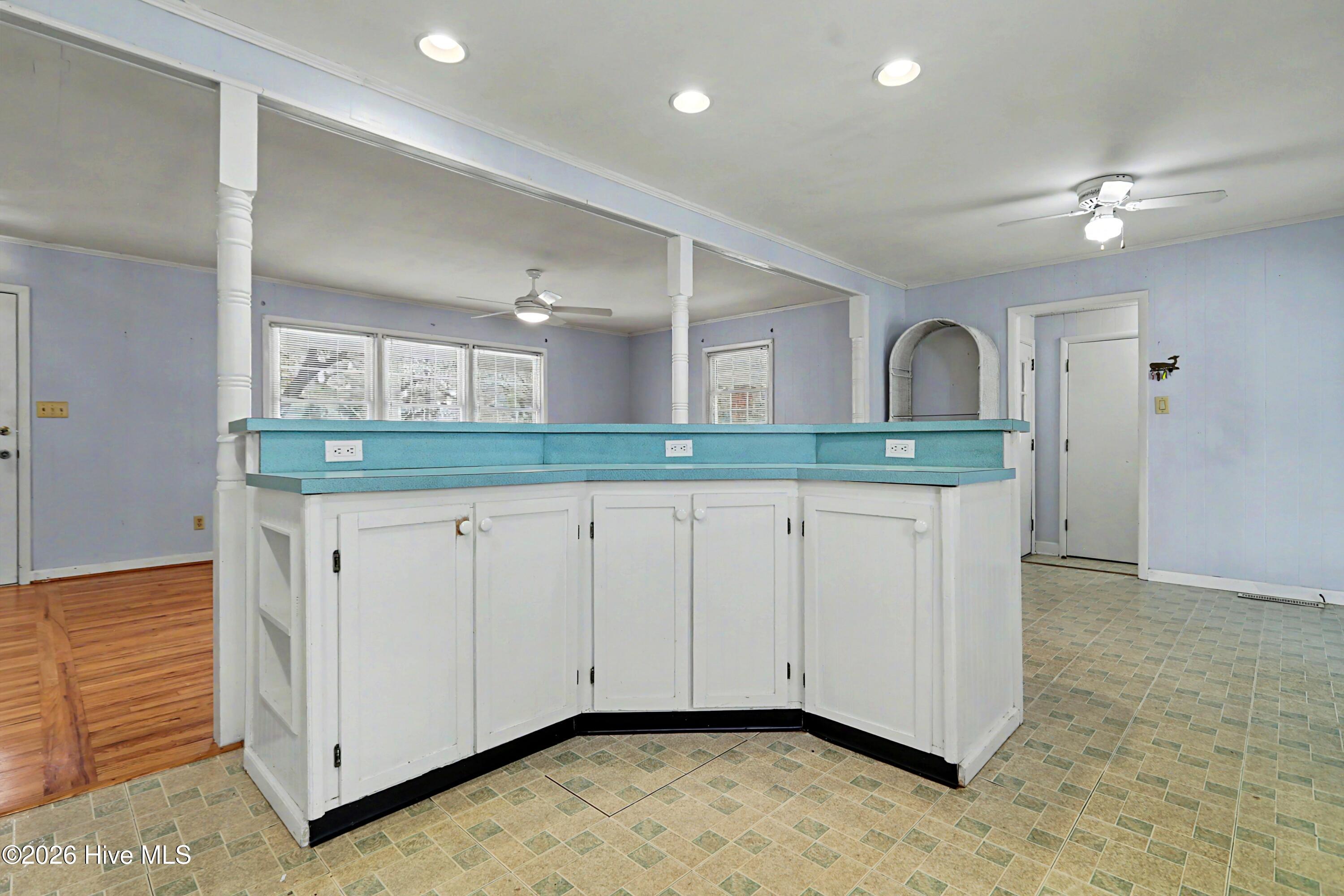 100561205 | Photo 17