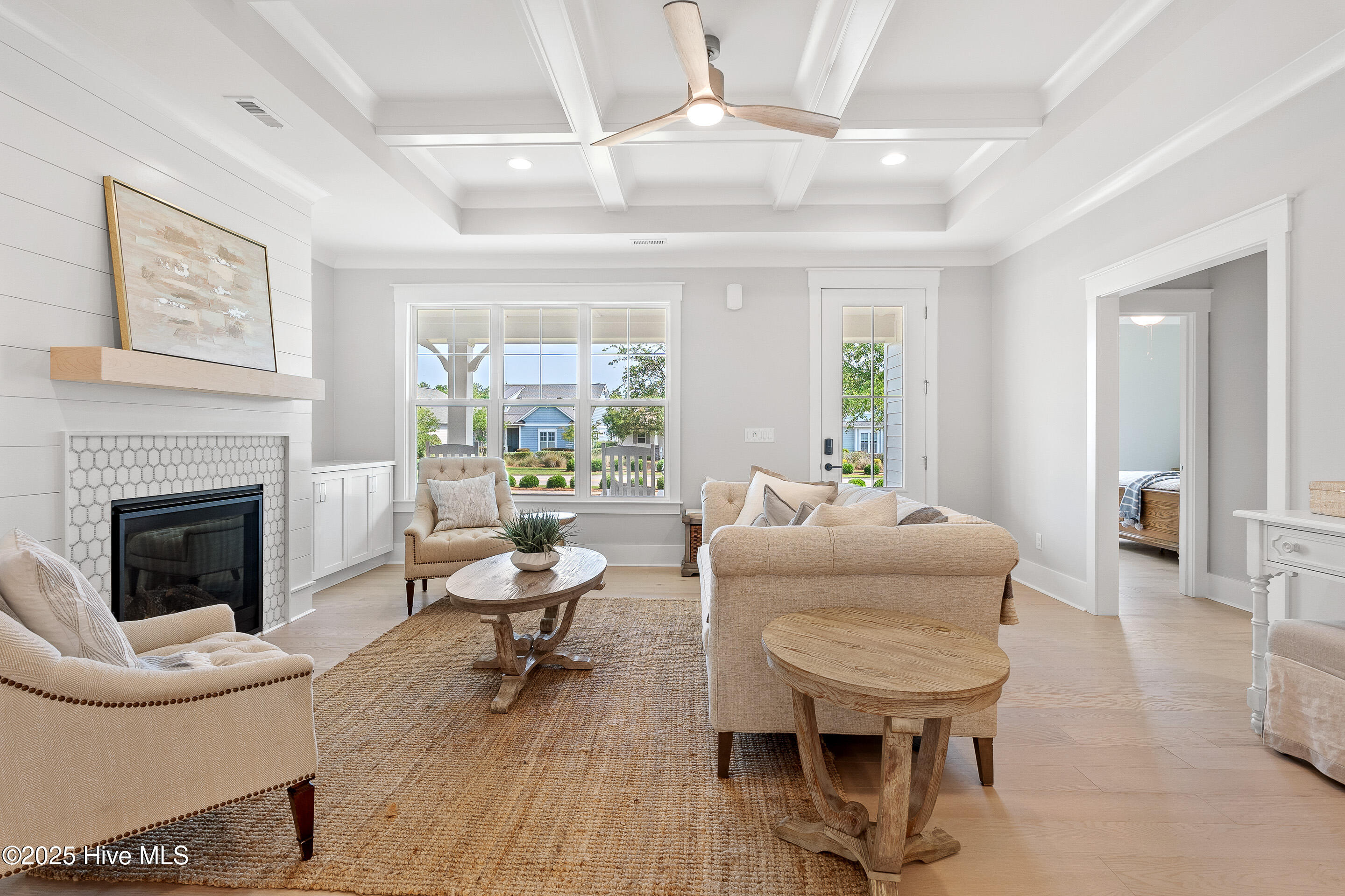 100471087 | Photo 12