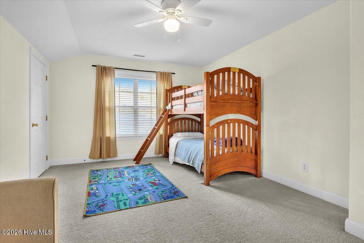 100550365 | Photo 40