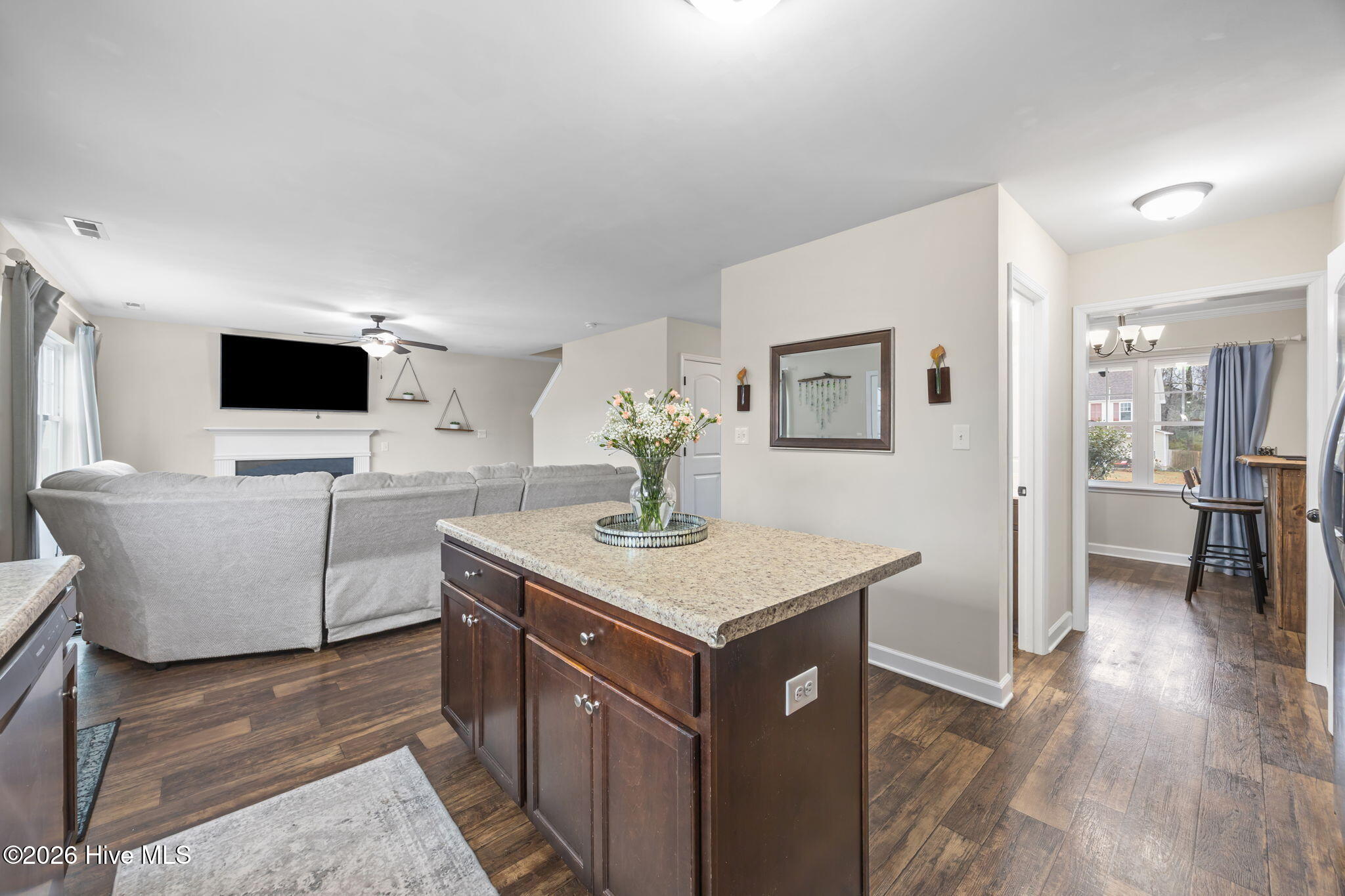 100558609 | Photo 10