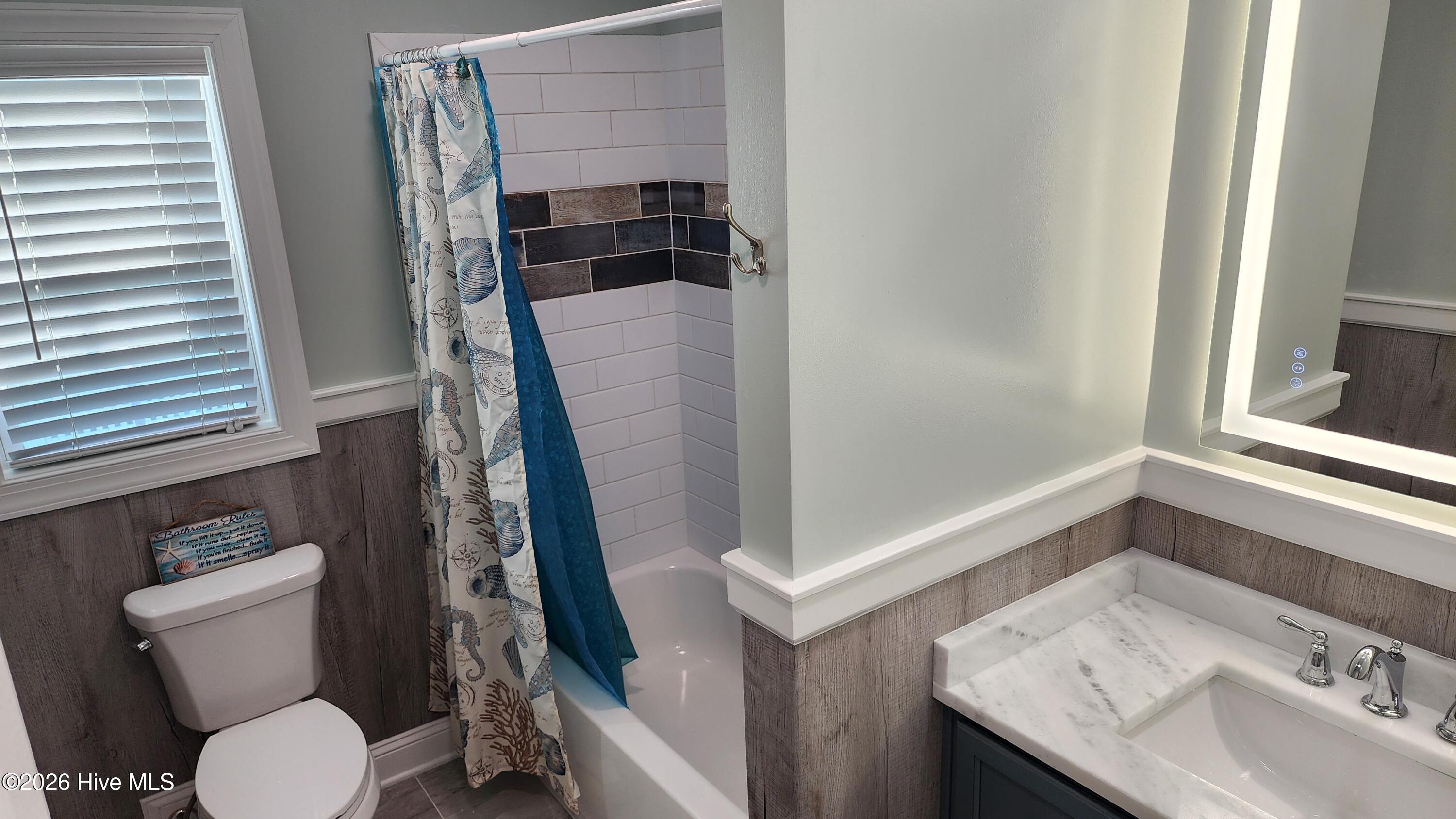 100549892 | Photo 13