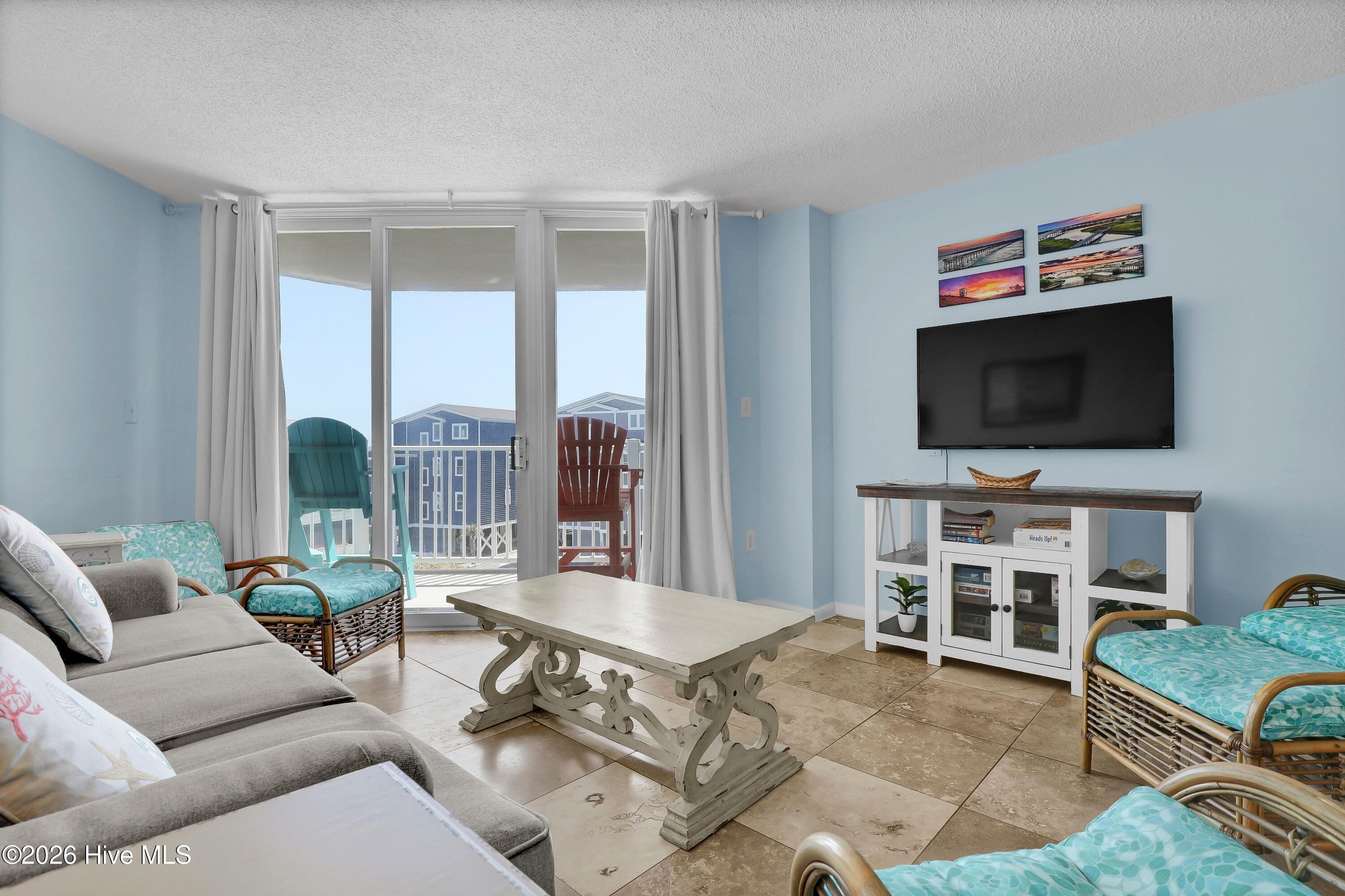 100565248 | Photo 11