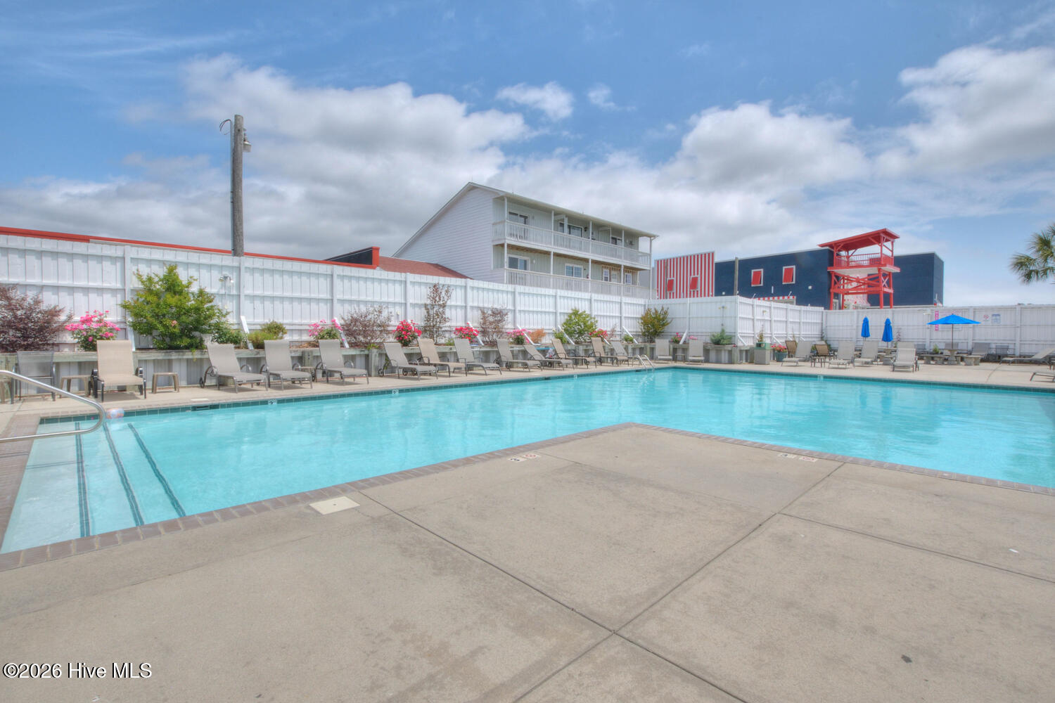 100566241 | Photo 36