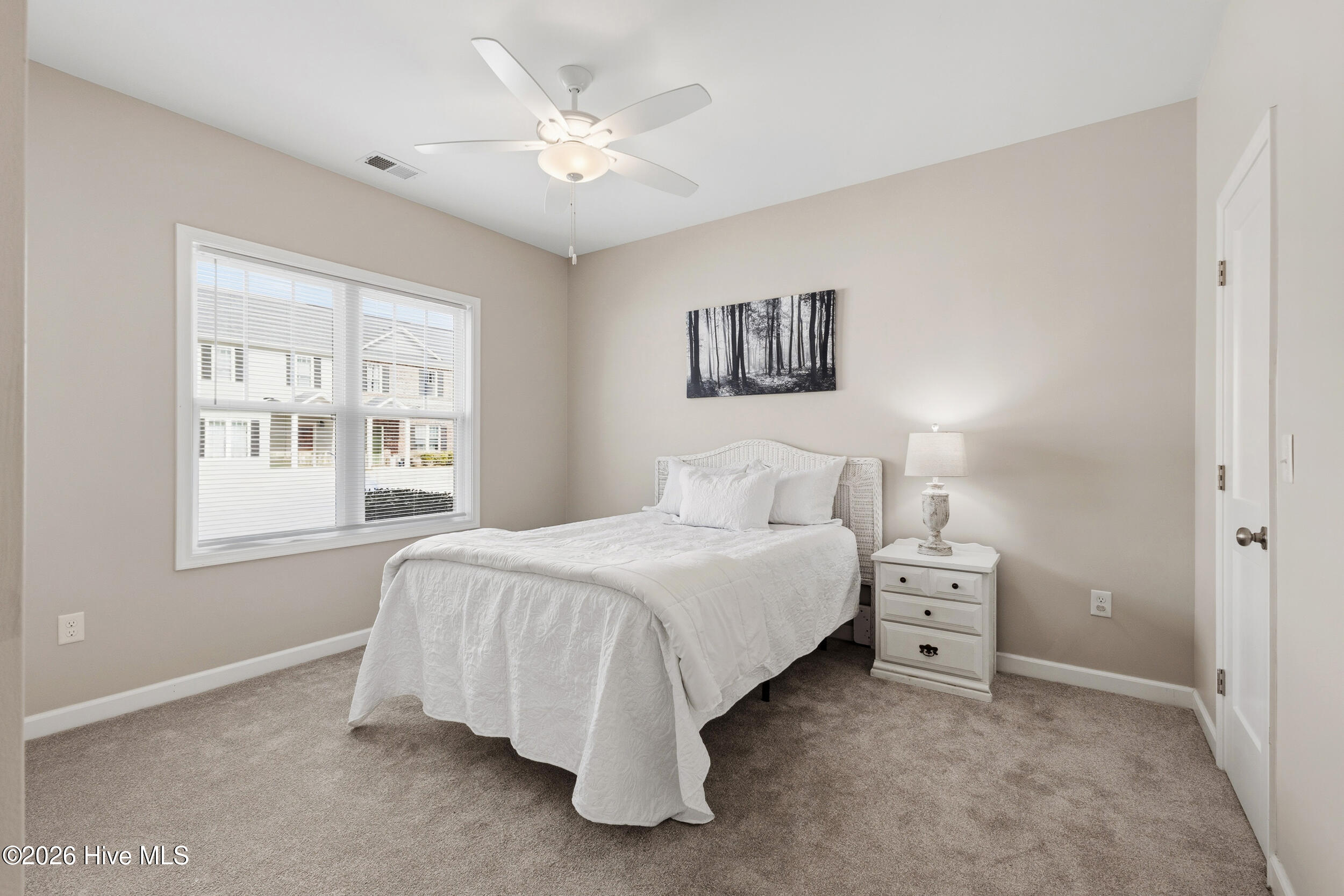 100558693 | Photo 18