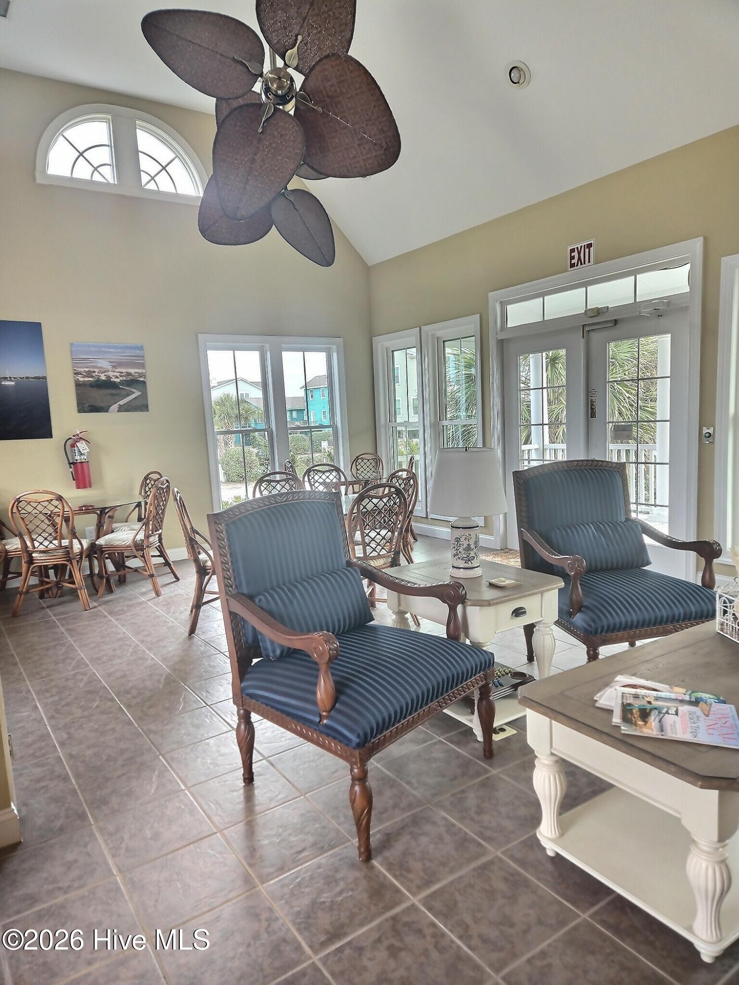 100553756 | Photo 31