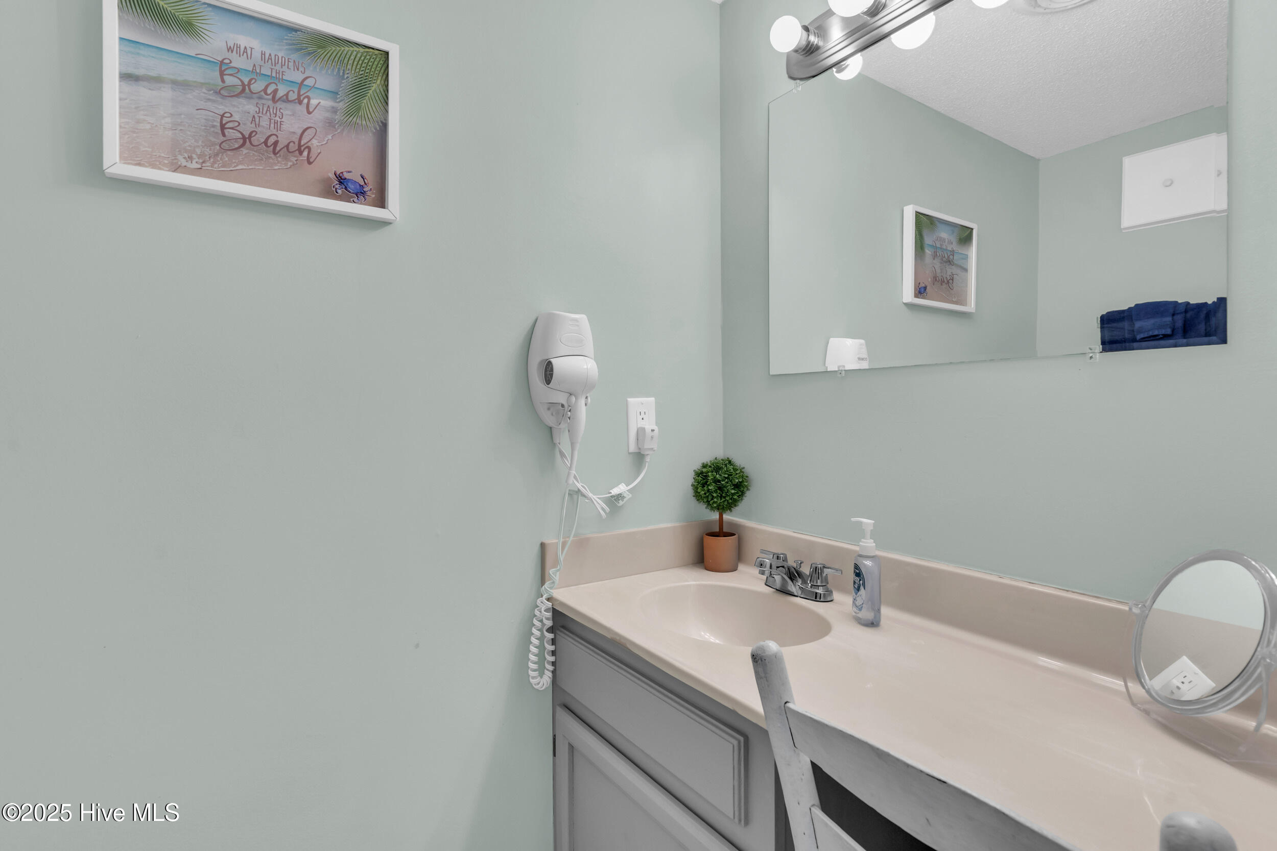 100542449 | Photo 16