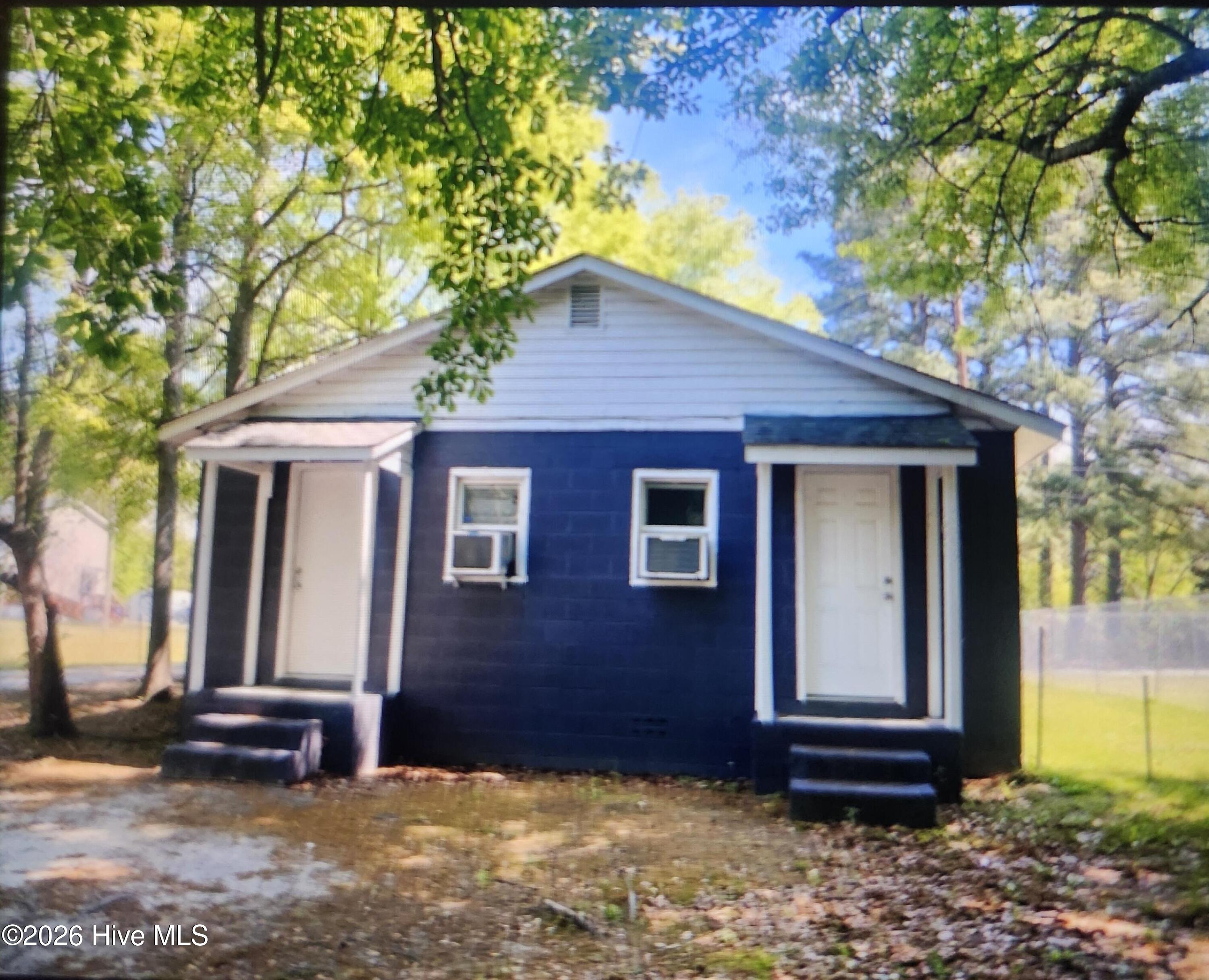 Exterior photo of 605 Washington Street, Laurinburg, NC 28352. MLS: 100593541