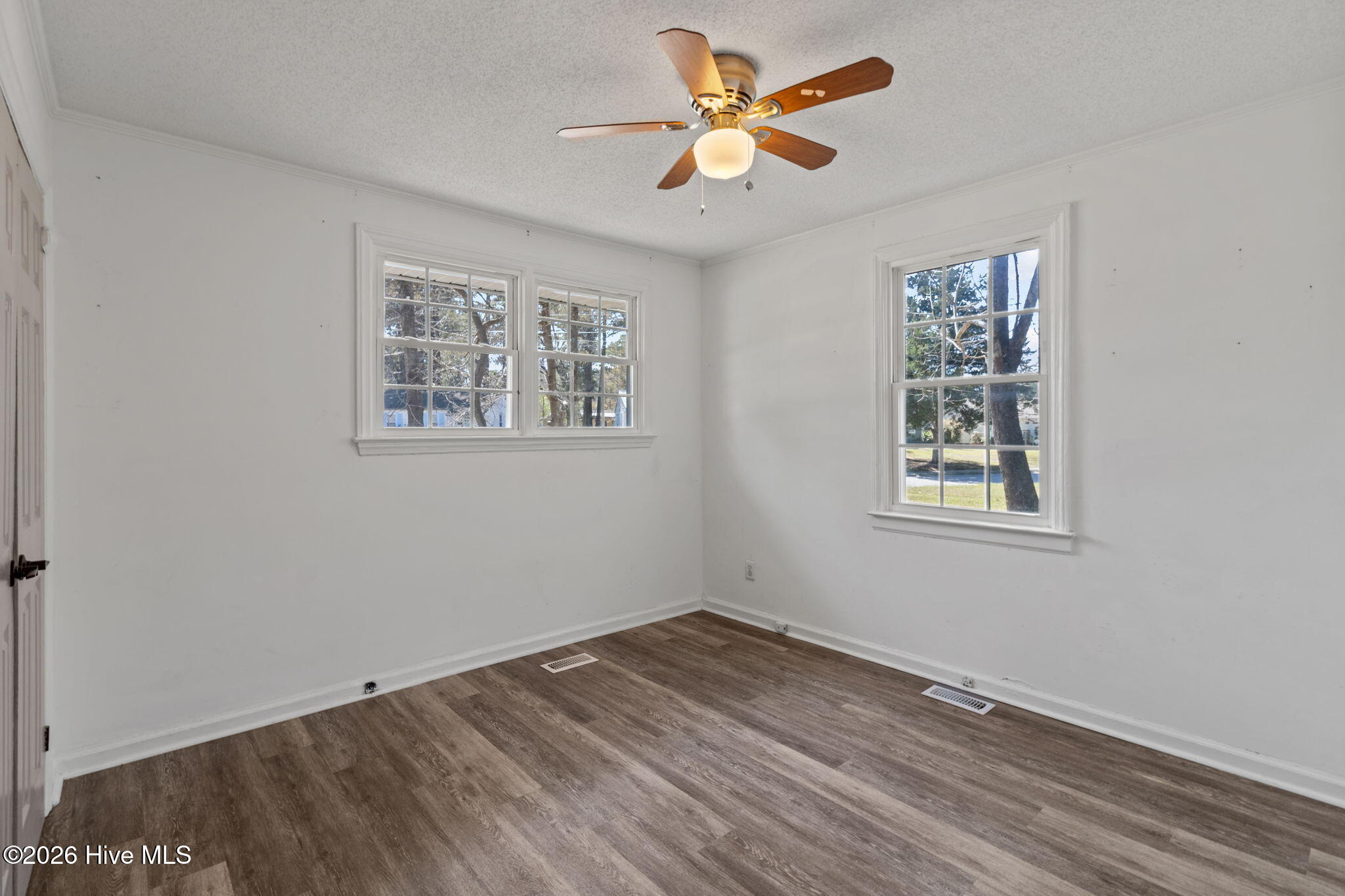 100561067 | Photo 20