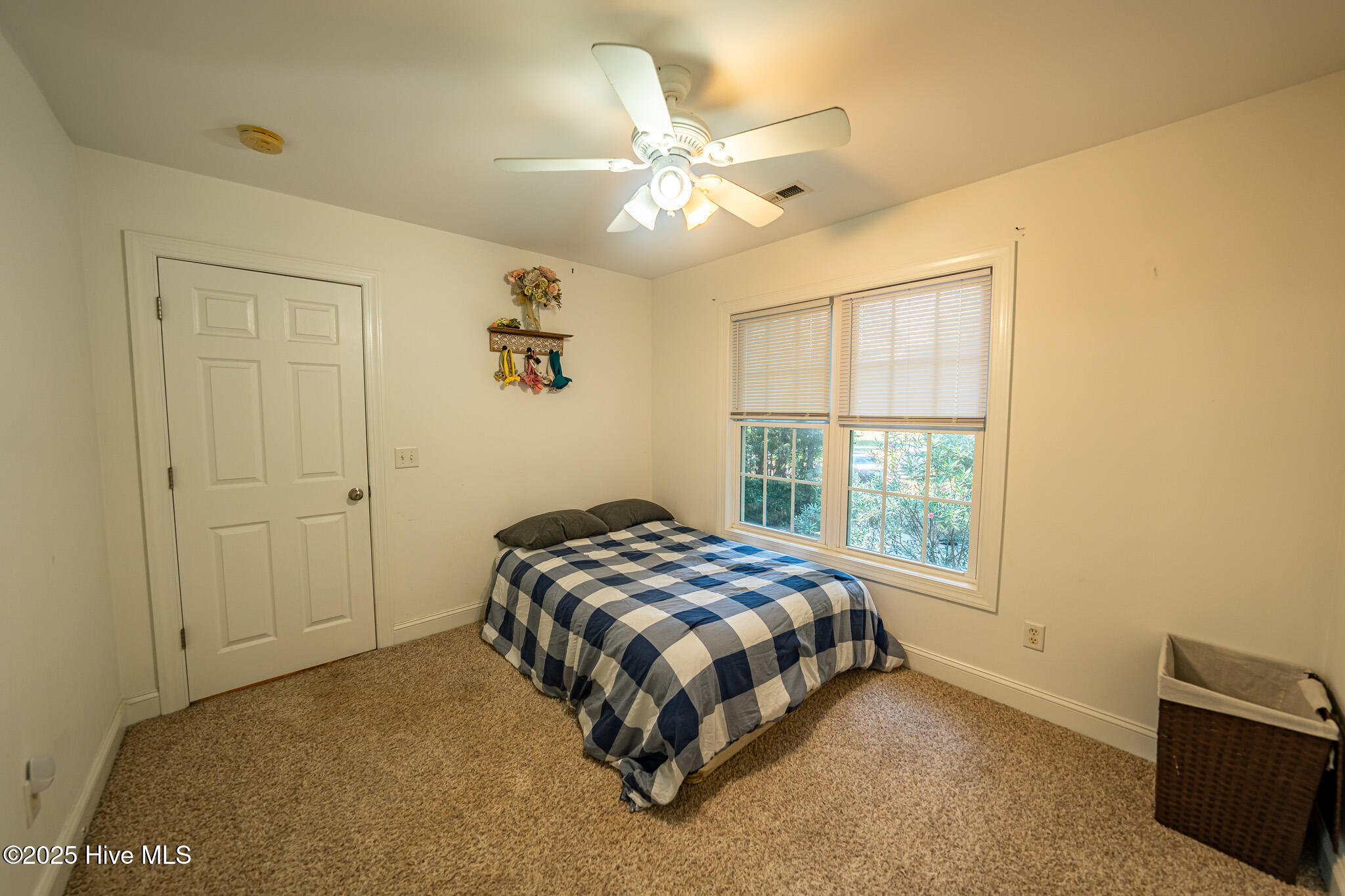 306 Lakeview Court, Sneads Ferry, NC 28460 – photo 21: DSC04049-HDR