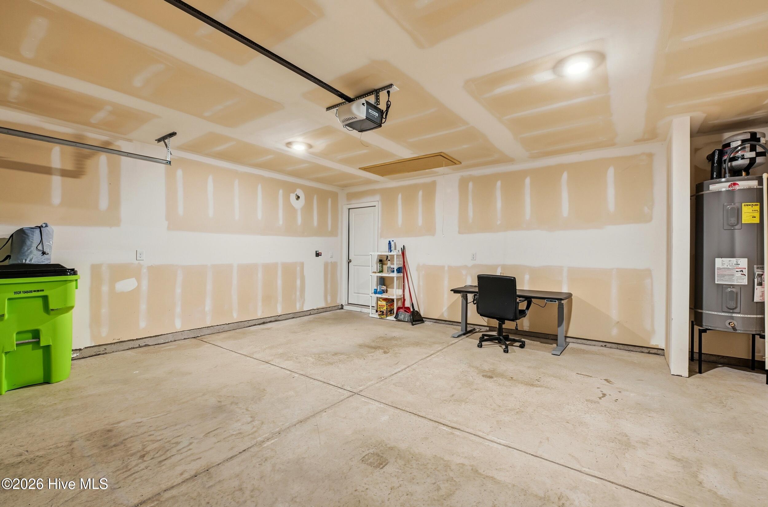 100555935 | Photo 21