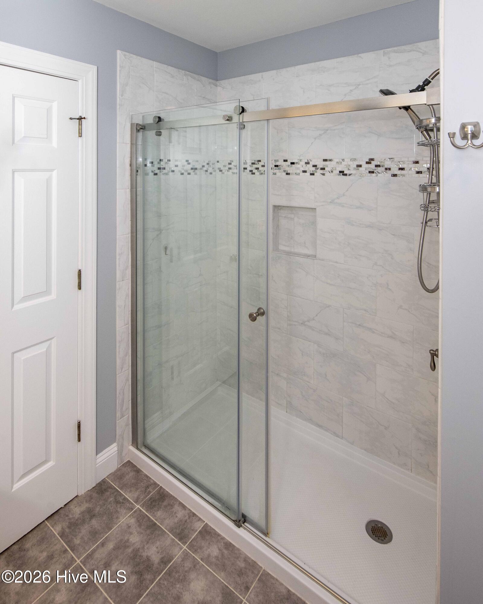 100563041 | Photo 22