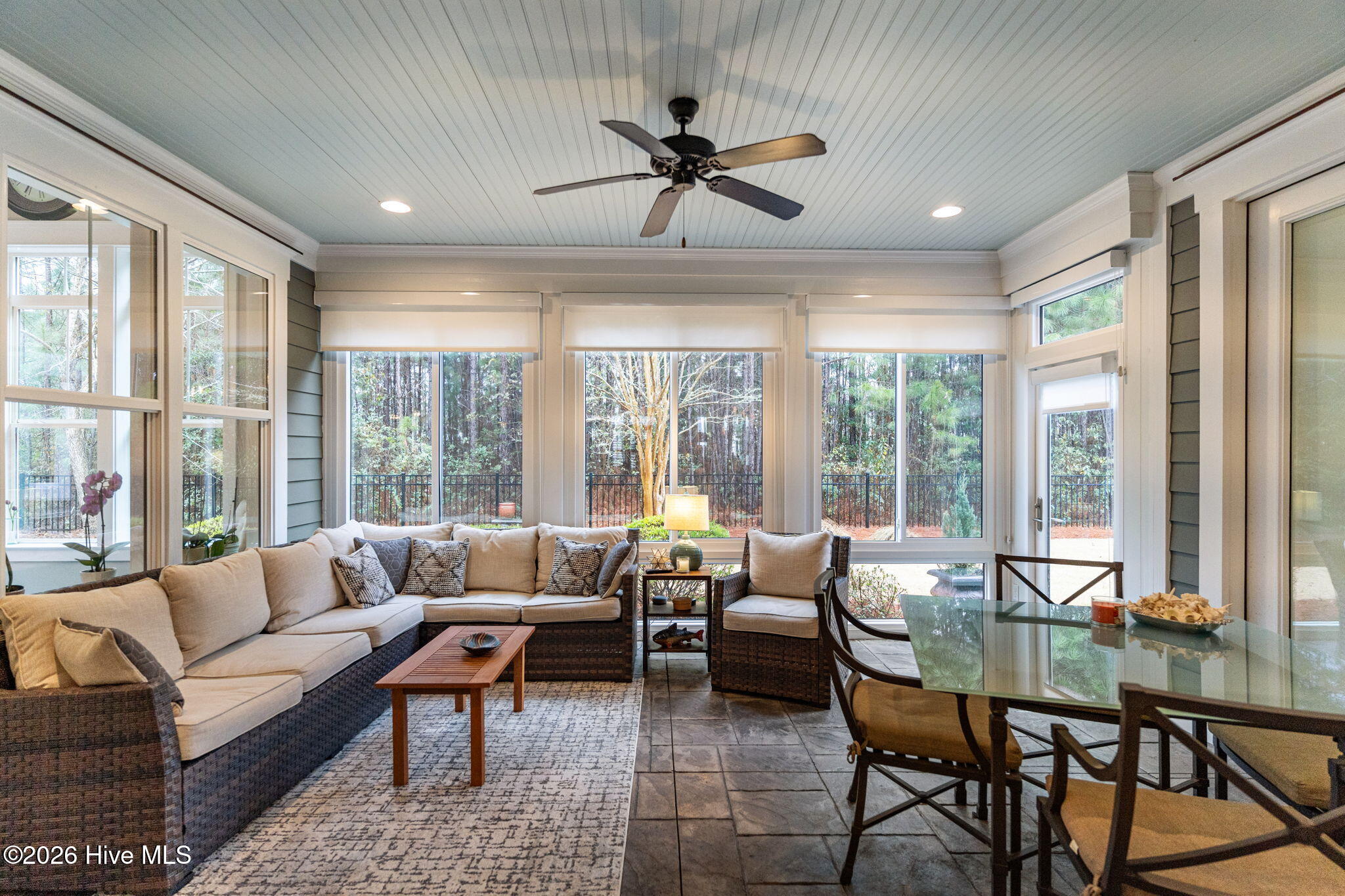 100557705 | Photo 34