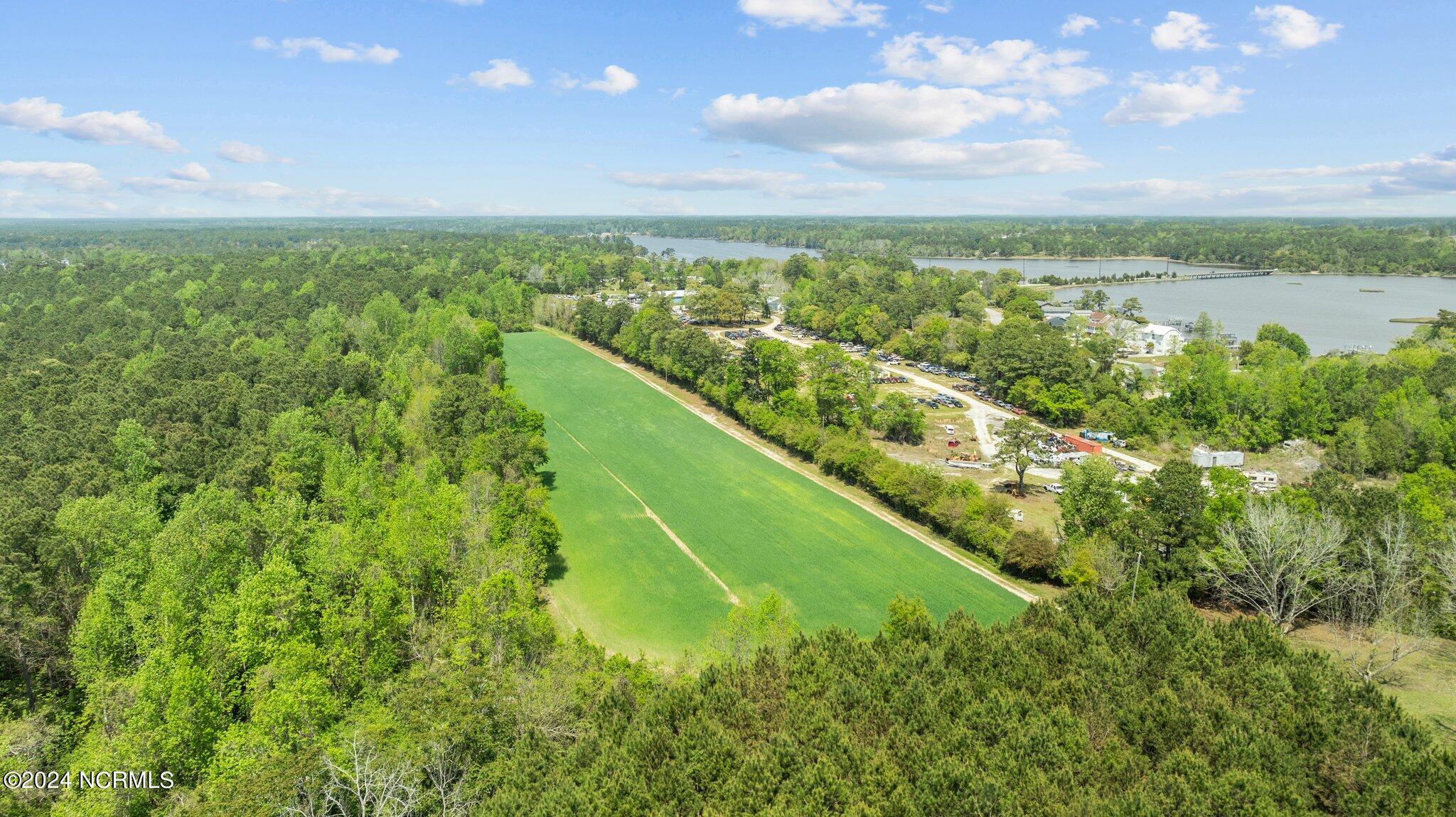 517 Queens Creek Road, Hubert, NC, 28539