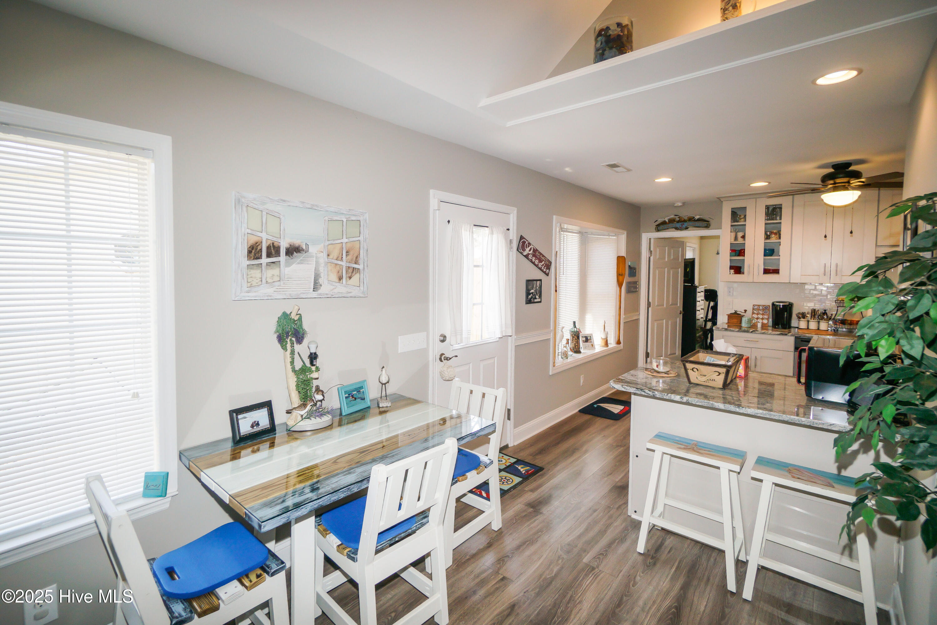 100559254 | Photo 12