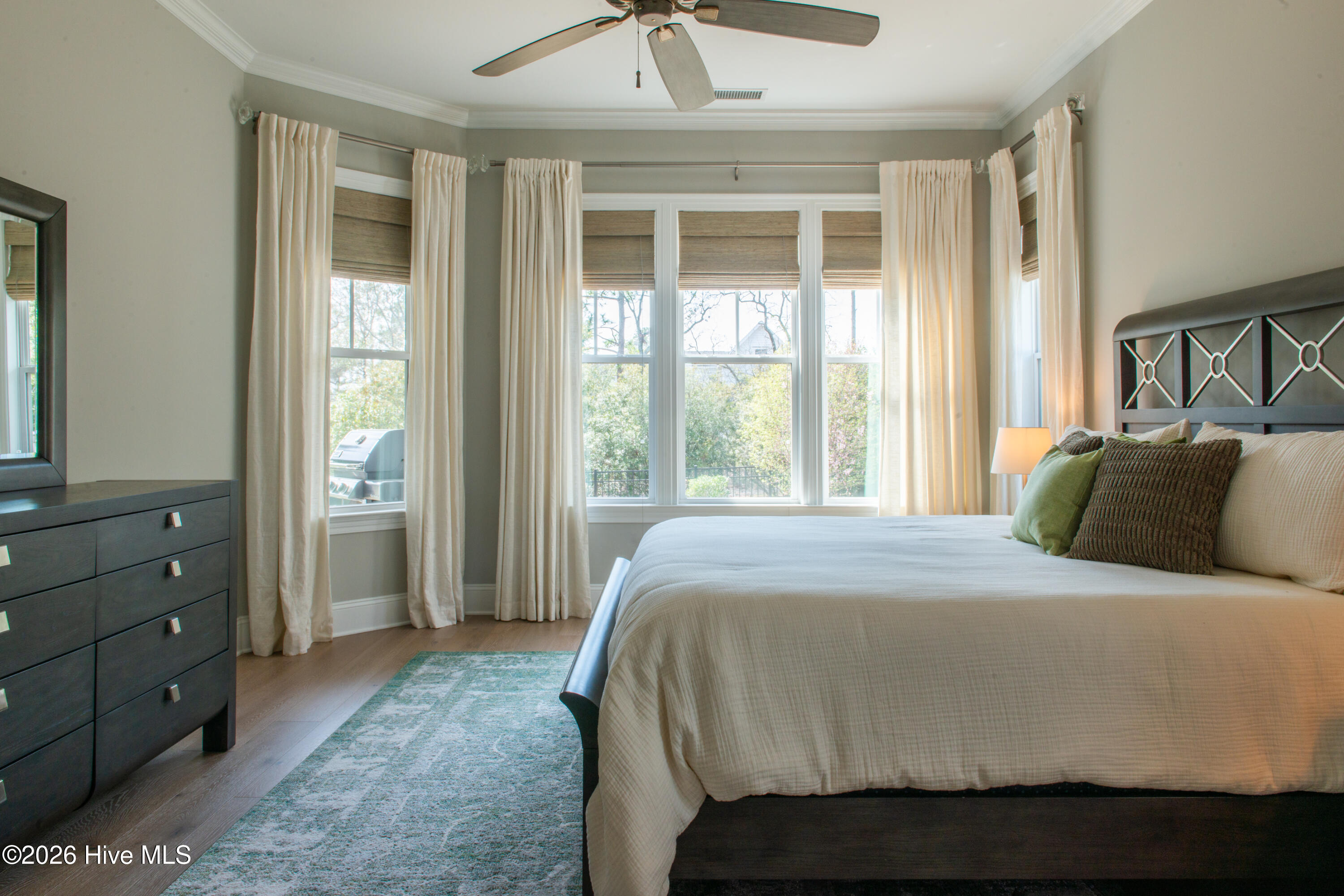 100560299 | Photo 46