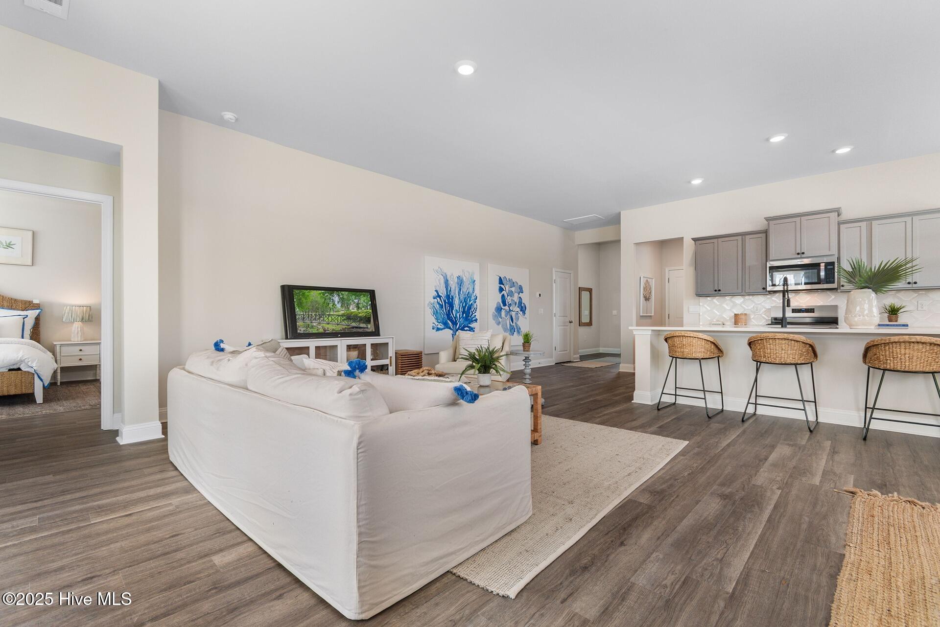 100565072 | Photo 17