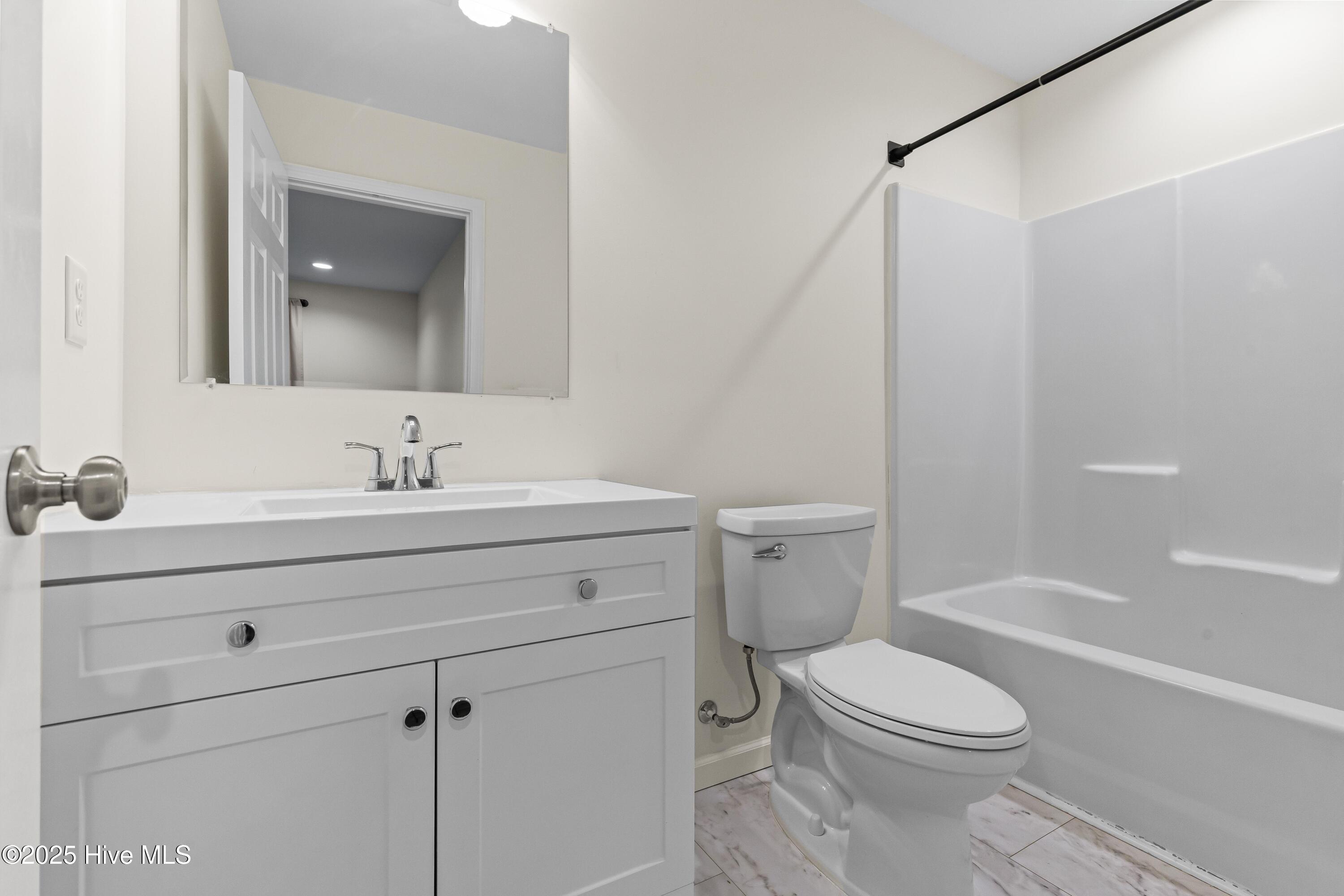 100548487 | Photo 18