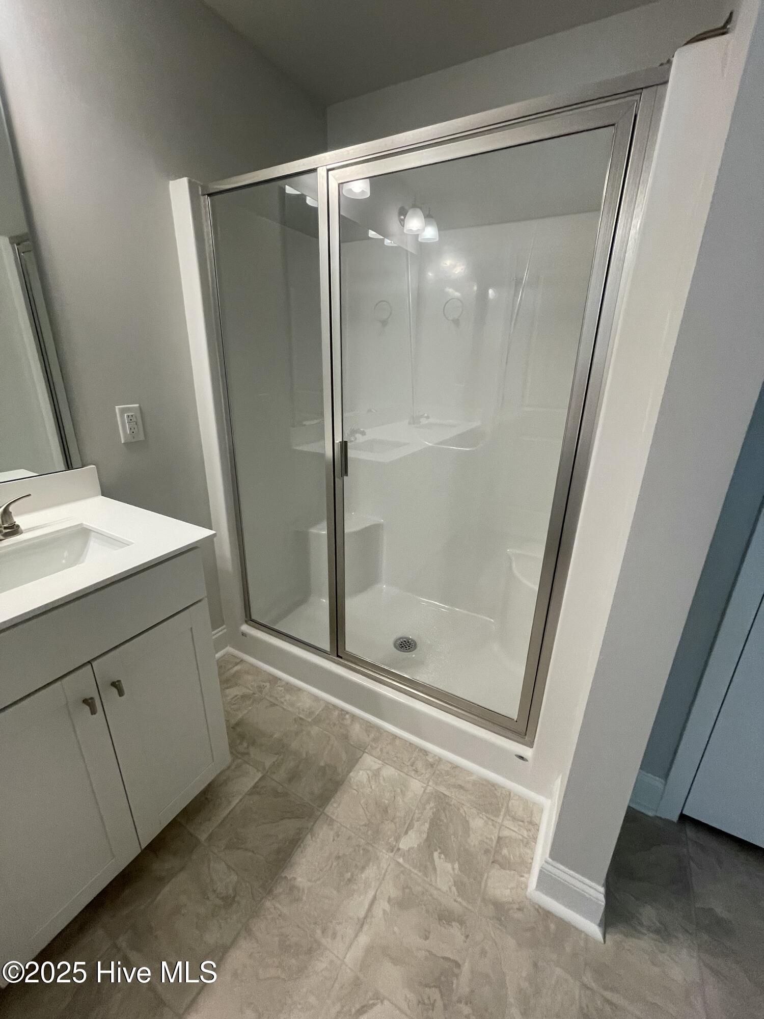 100422121 | Photo 39