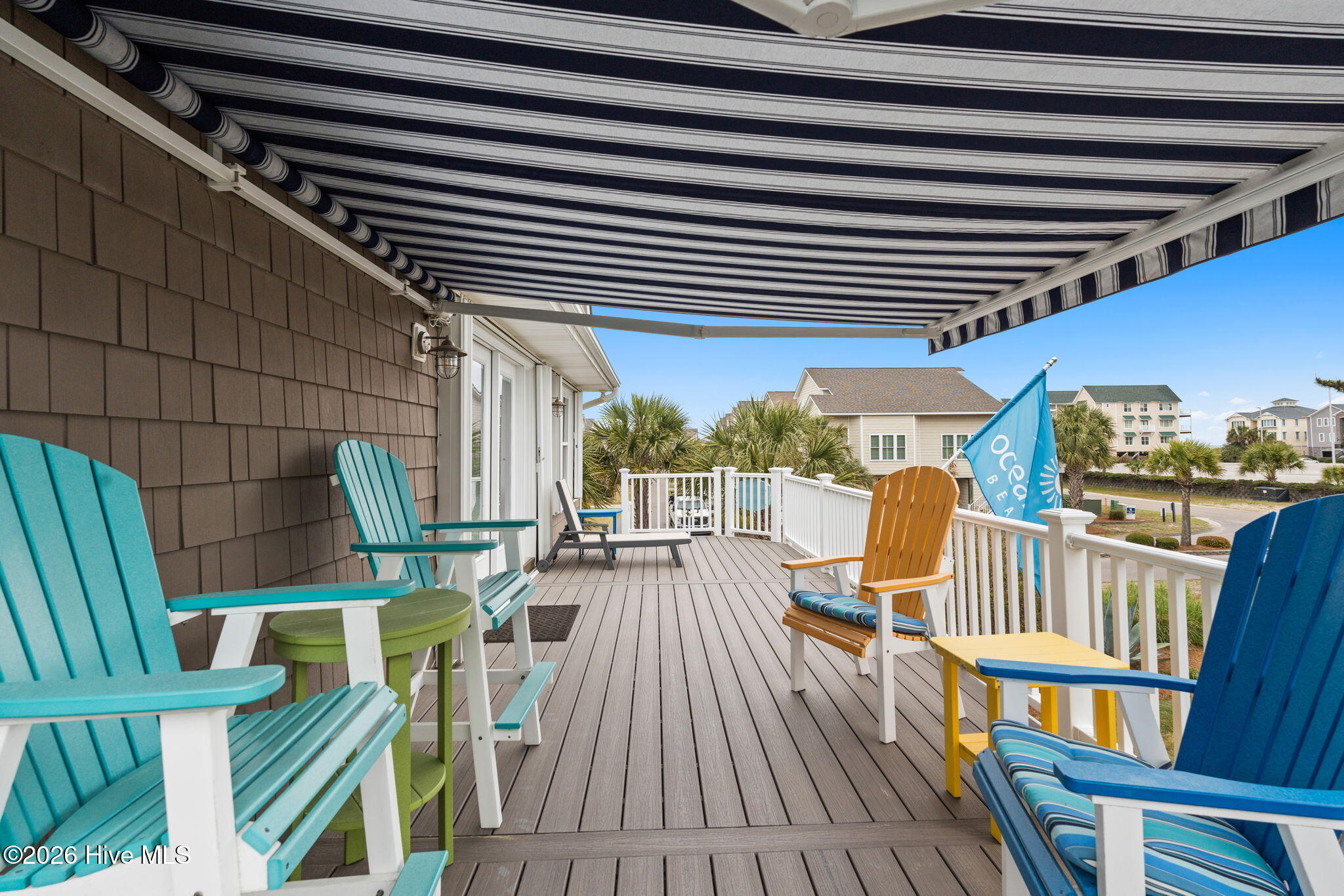 100565933 | Photo 13