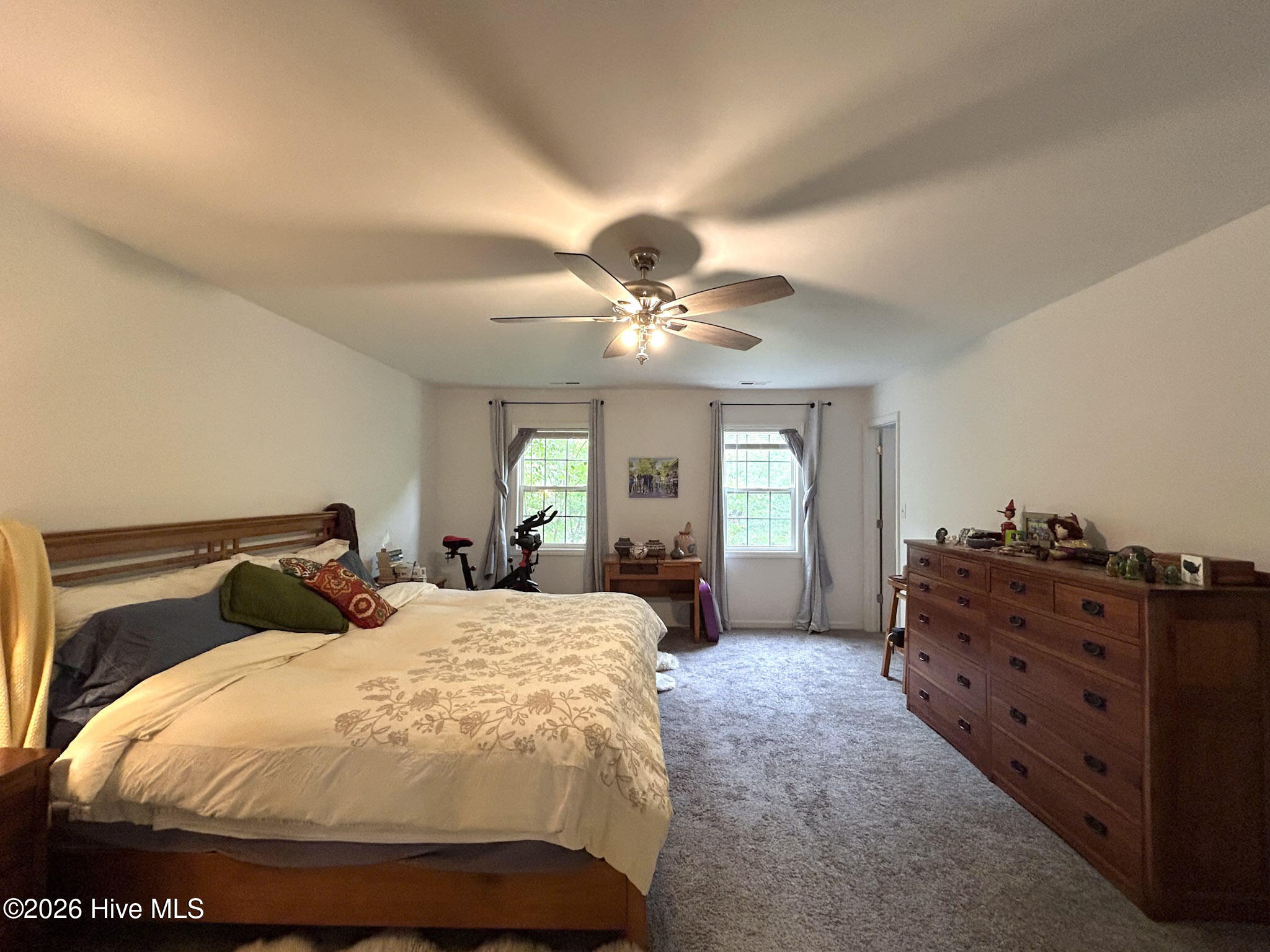 100570244 | Photo 44