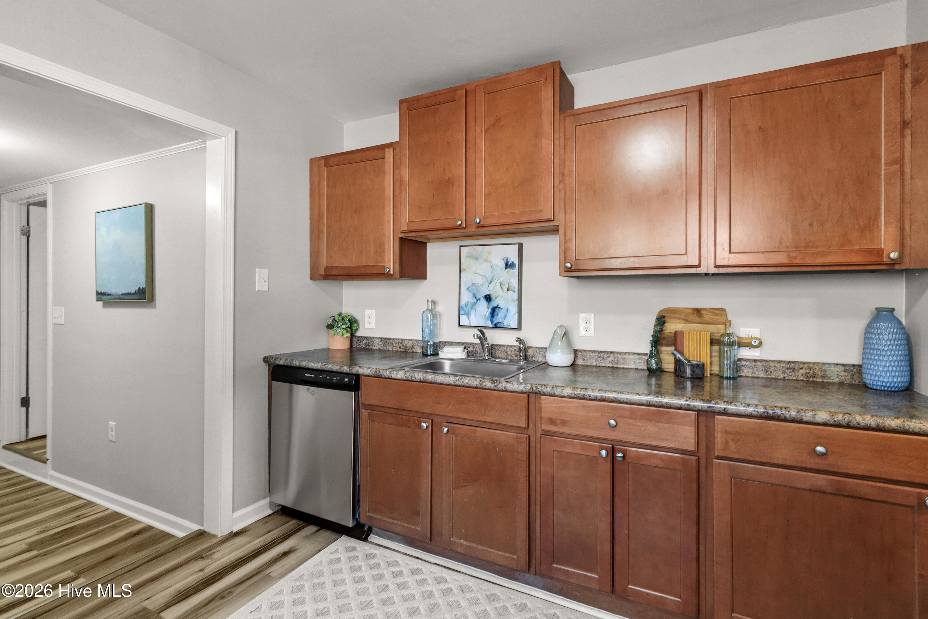 100556489 | Photo 11