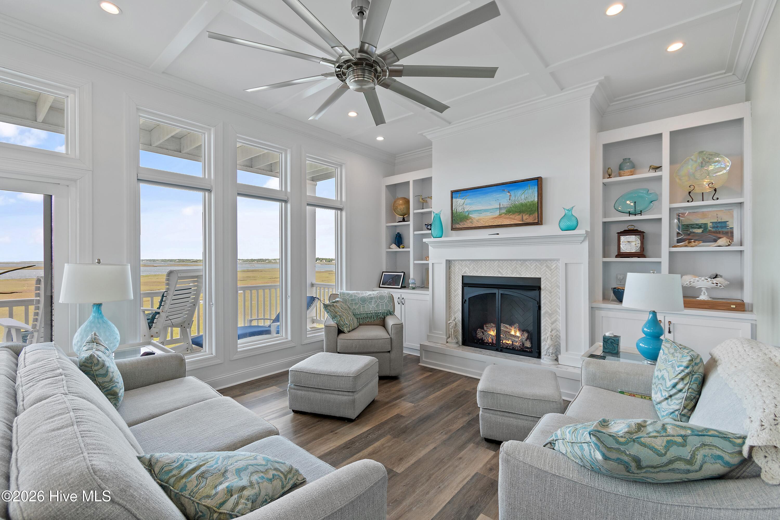 100569393 | Photo 16