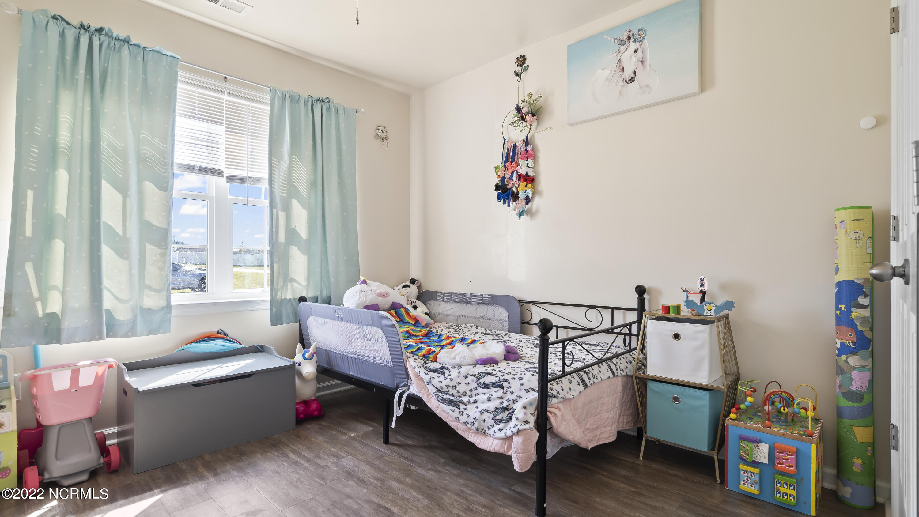 100549623 | Photo 23